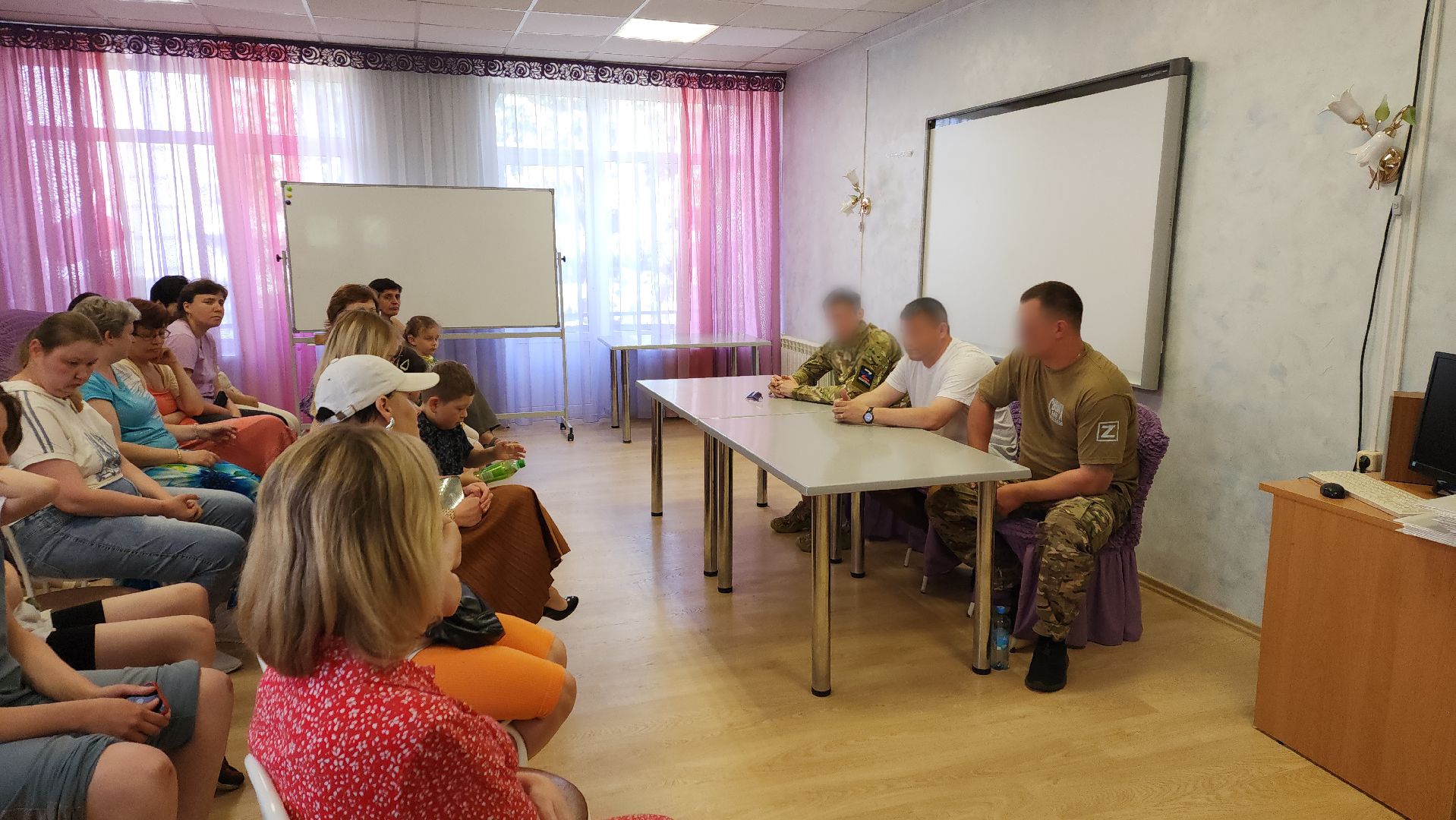 ивантеевка, дети инвалиды, взрослые, бойцы сво, встреча, подарки бойцам,