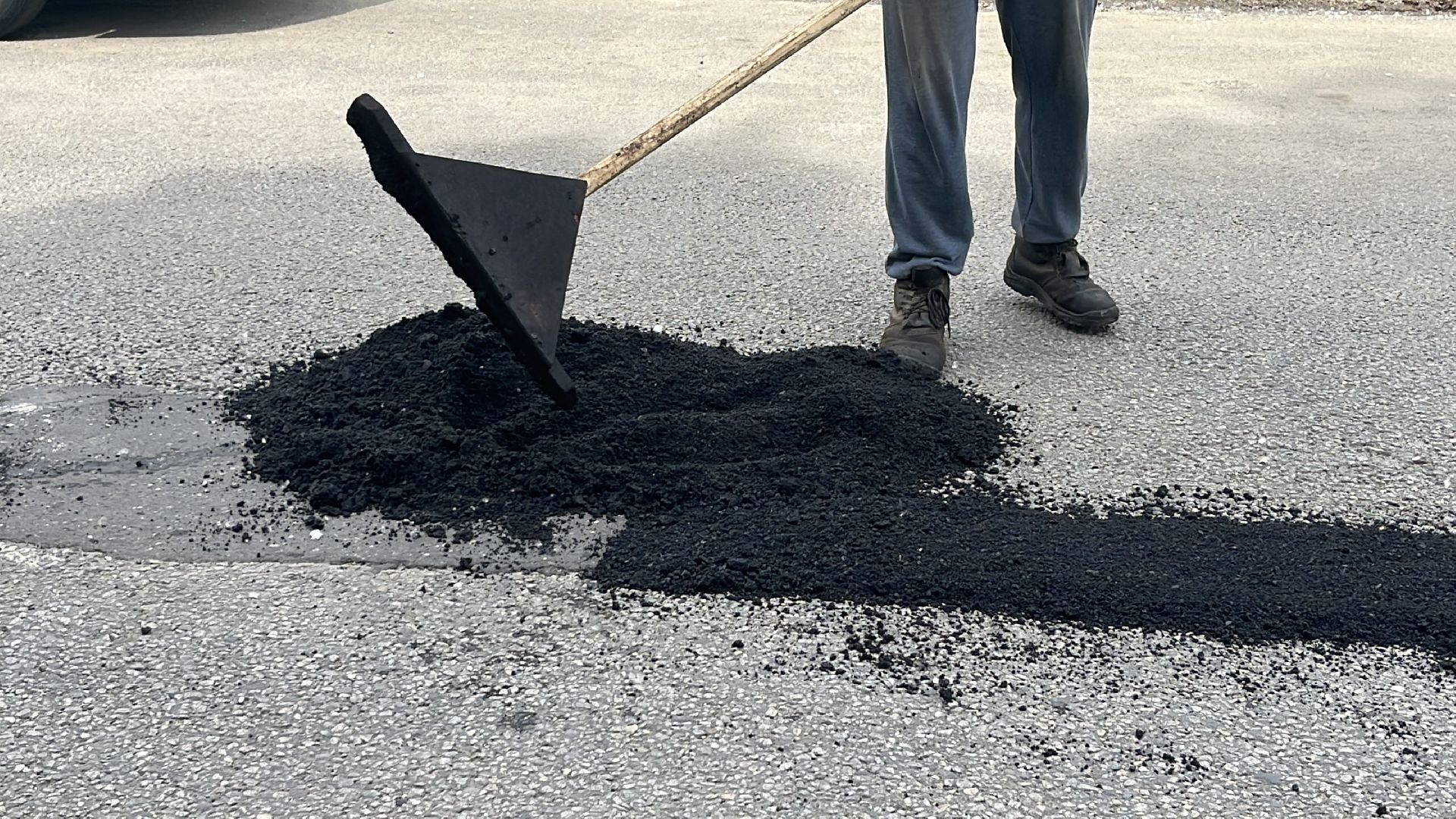ямы, ямочный ремонт, ремонт дорог, дороги,