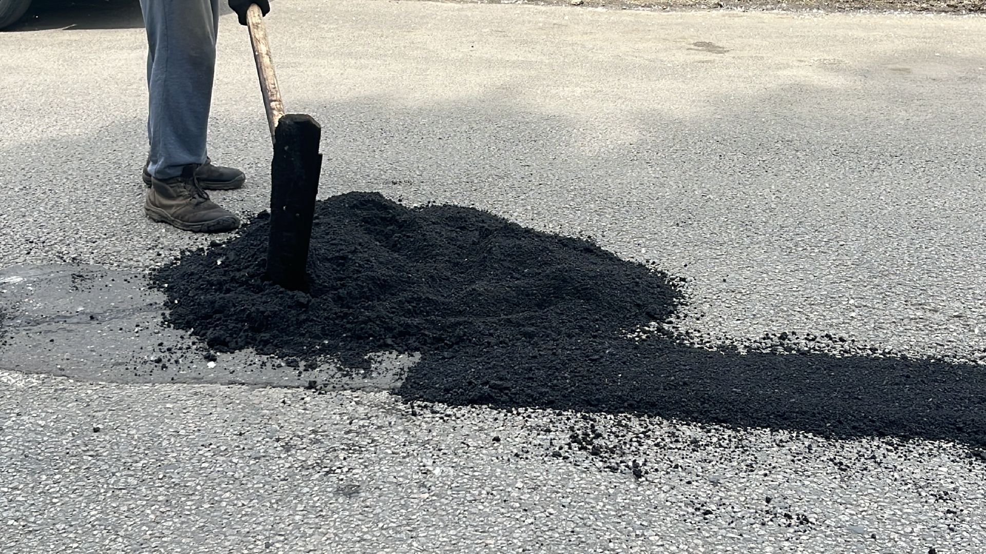 ямы, ямочный ремонт, ремонт дорог, дороги,