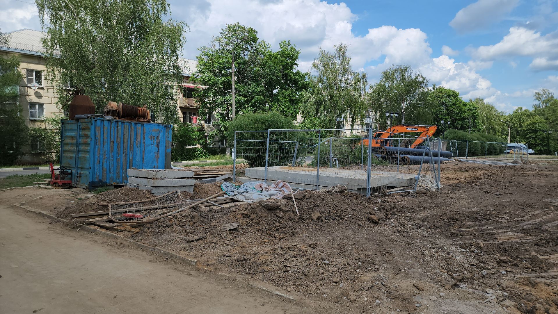 кашира, сквер им генерала белова, благоустройство, теплотрасса, строительные работы, троутар, фонтан, озеленение,