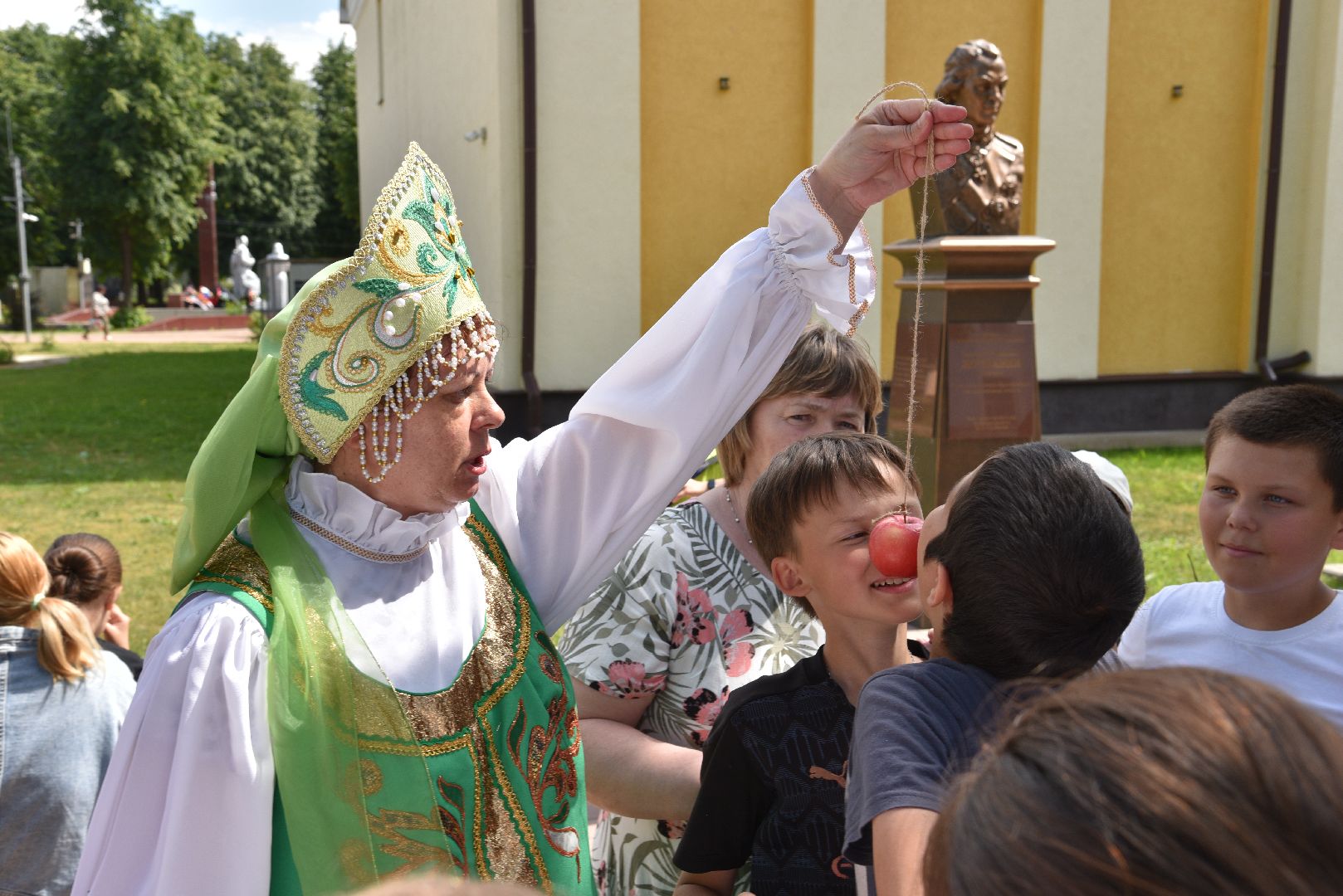 лотошино, лотошинский цдк, 225 лет пушкину, библиотека, дети,