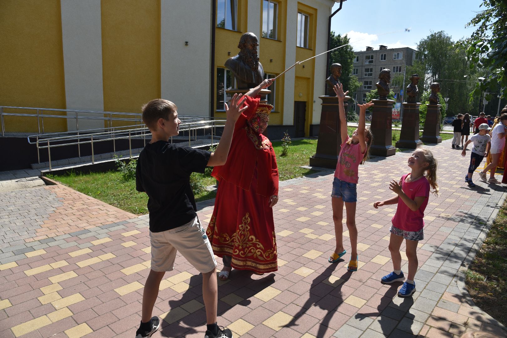 лотошино, лотошинский цдк, 225 лет пушкину, библиотека, дети,