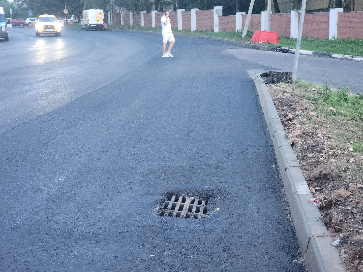 долгопрудный, бордюрный камень, дорожные работы, асфальт, ограждение,