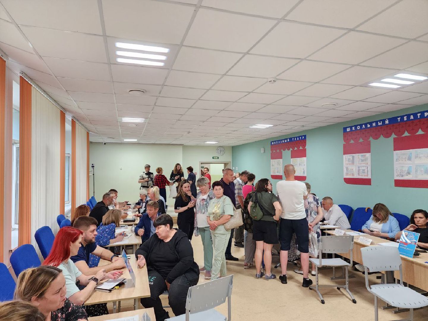 чехов, выездная администрация, жители, тротуар, дорога,