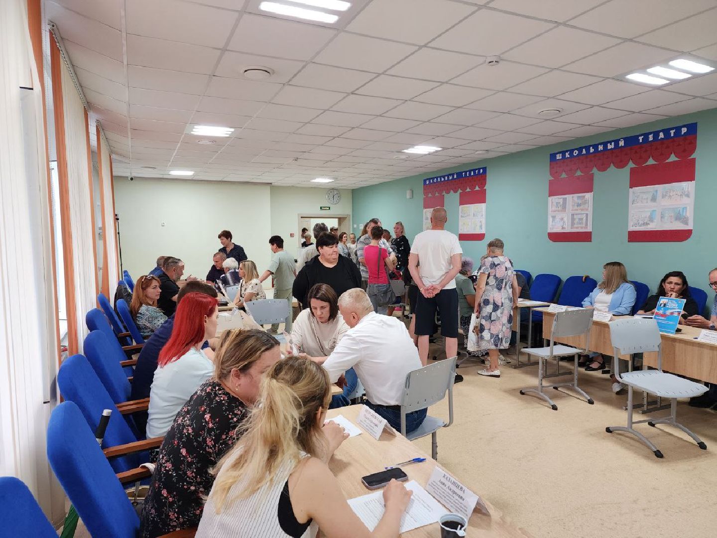 чехов, выездная администрация, жители, тротуар, дорога,