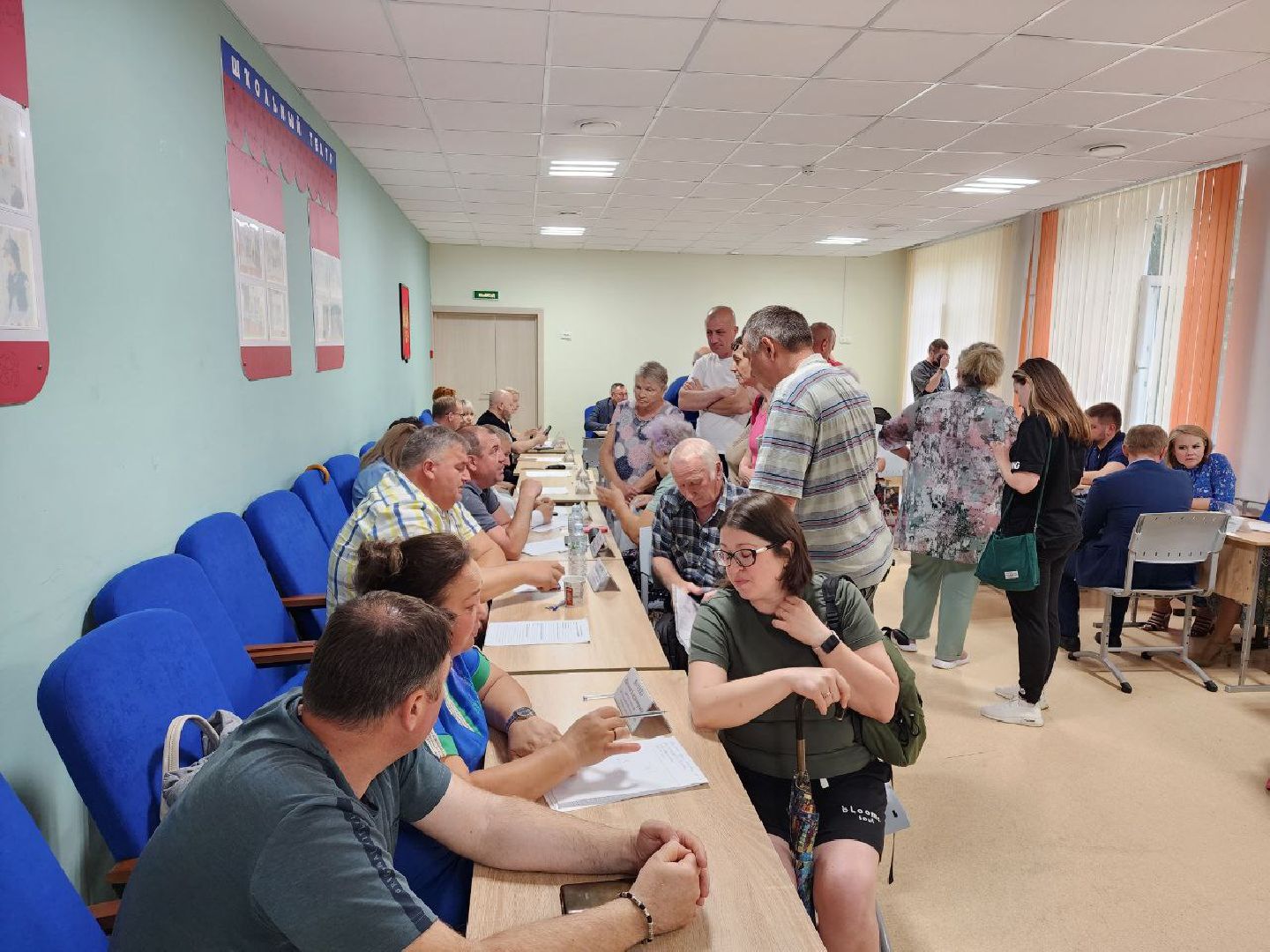 чехов, выездная администрация, жители, тротуар, дорога,