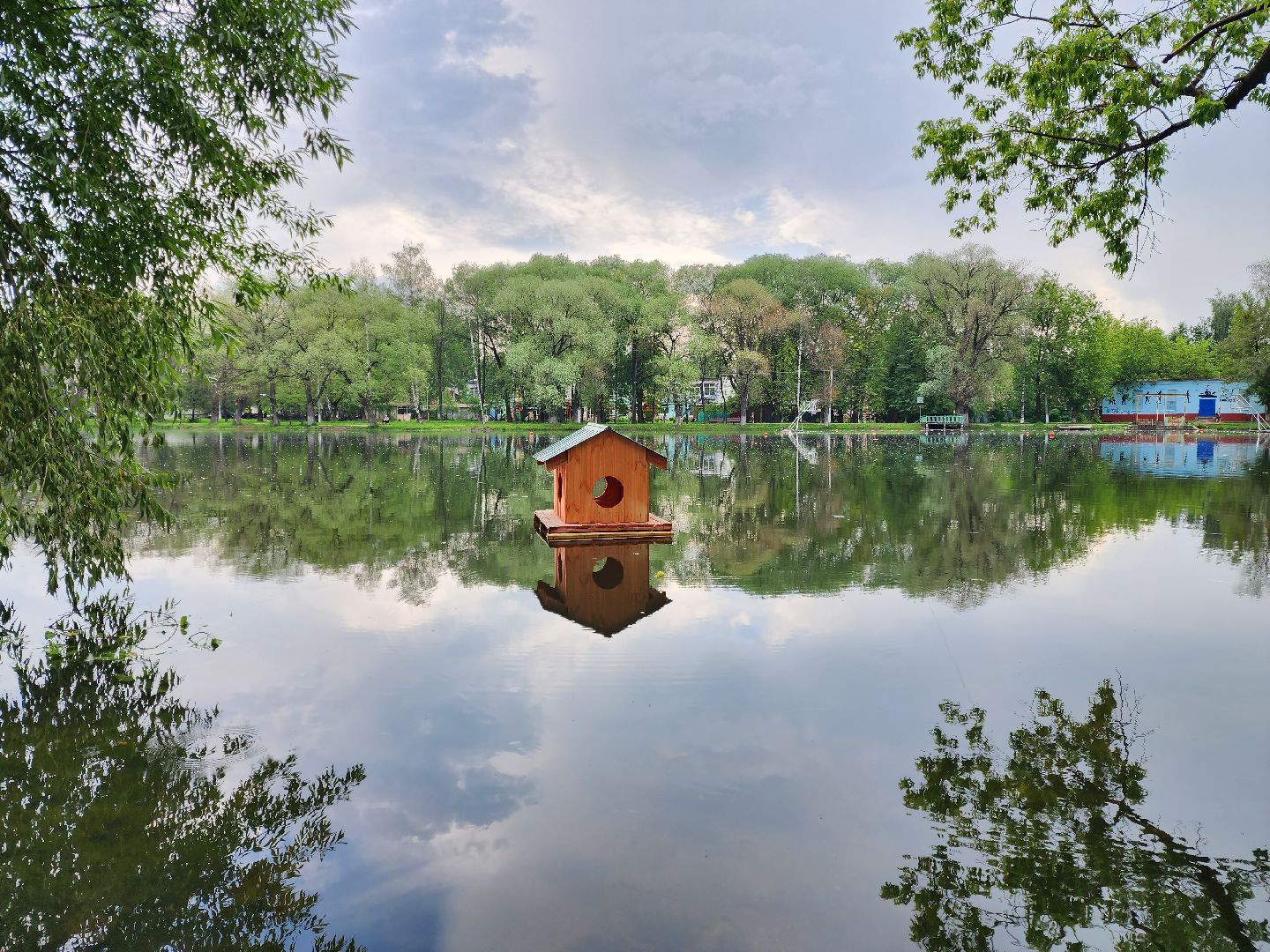 раменское, благоустройство,домик для уток на озере Пионер,