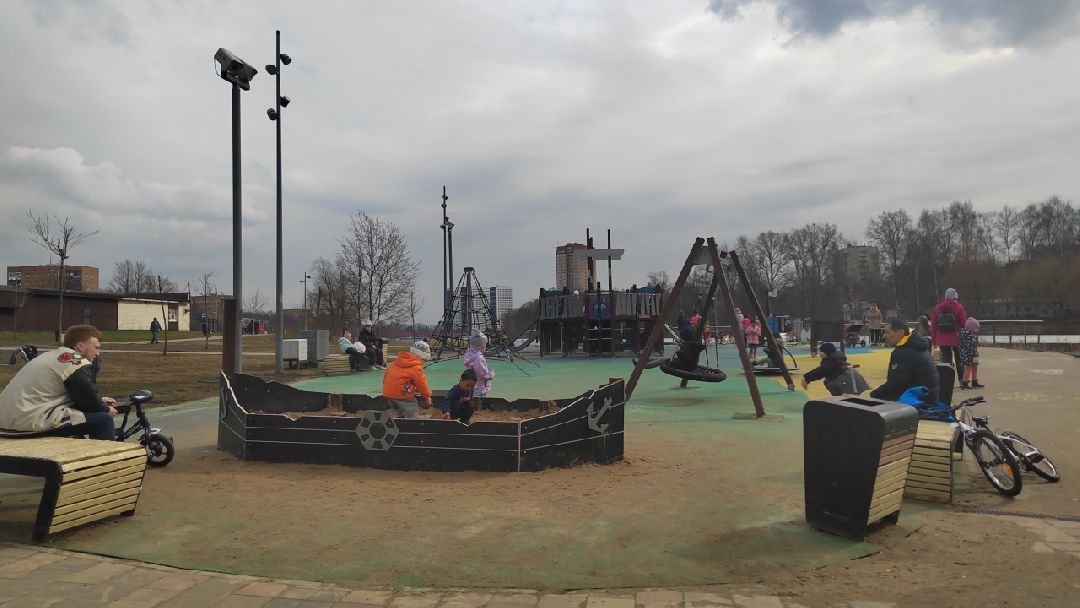 Пушкино, Пушкинский округ, весна в Подмосковье, люди, дети, общество, весна