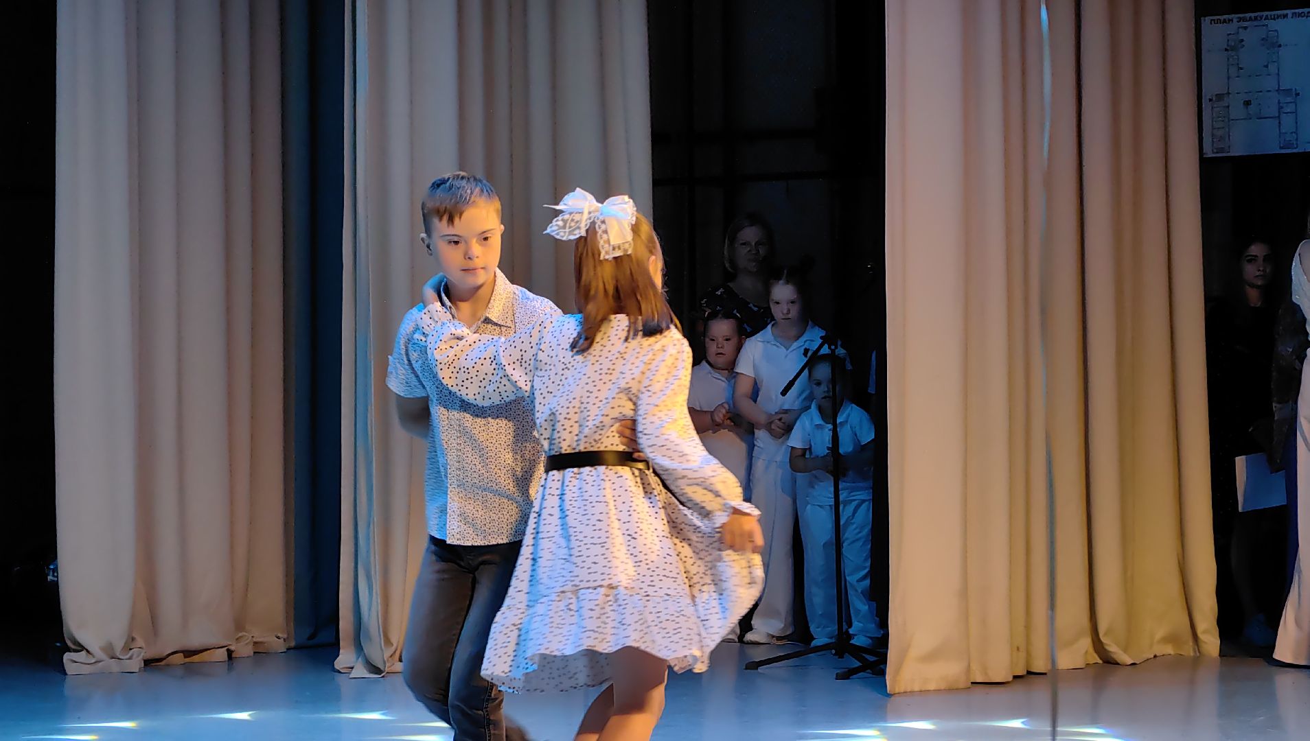 дети солнца и дождя, дети-инвалиды, дети с овз, юбилей, фотовыставка, щёлково,