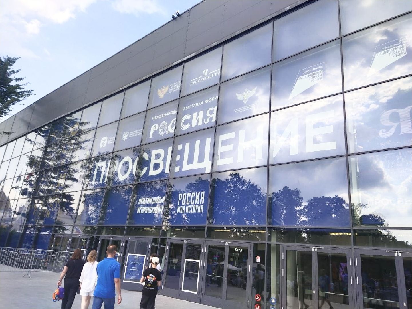 Балашиха, Подмосковье, Выставки рисунков, мама почитай мне а я нарисую, клубное сообщество саввинской библиотеки,