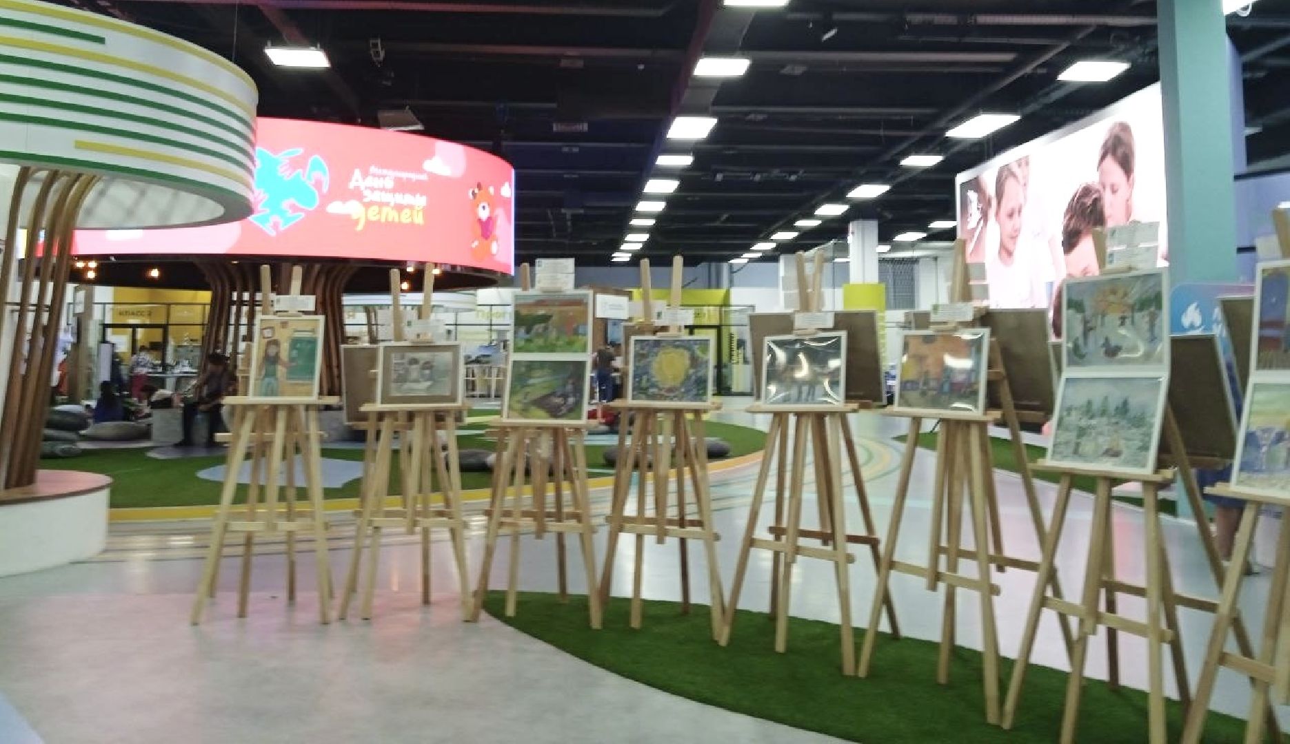 Балашиха, Подмосковье, Выставки рисунков, мама почитай мне а я нарисую, клубное сообщество саввинской библиотеки,