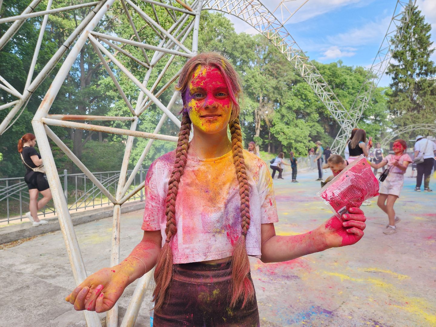 праздник красок, парки подмосковья, парк городок, руза, рузский городской округ, лето в подмосковье, лето в рузе,