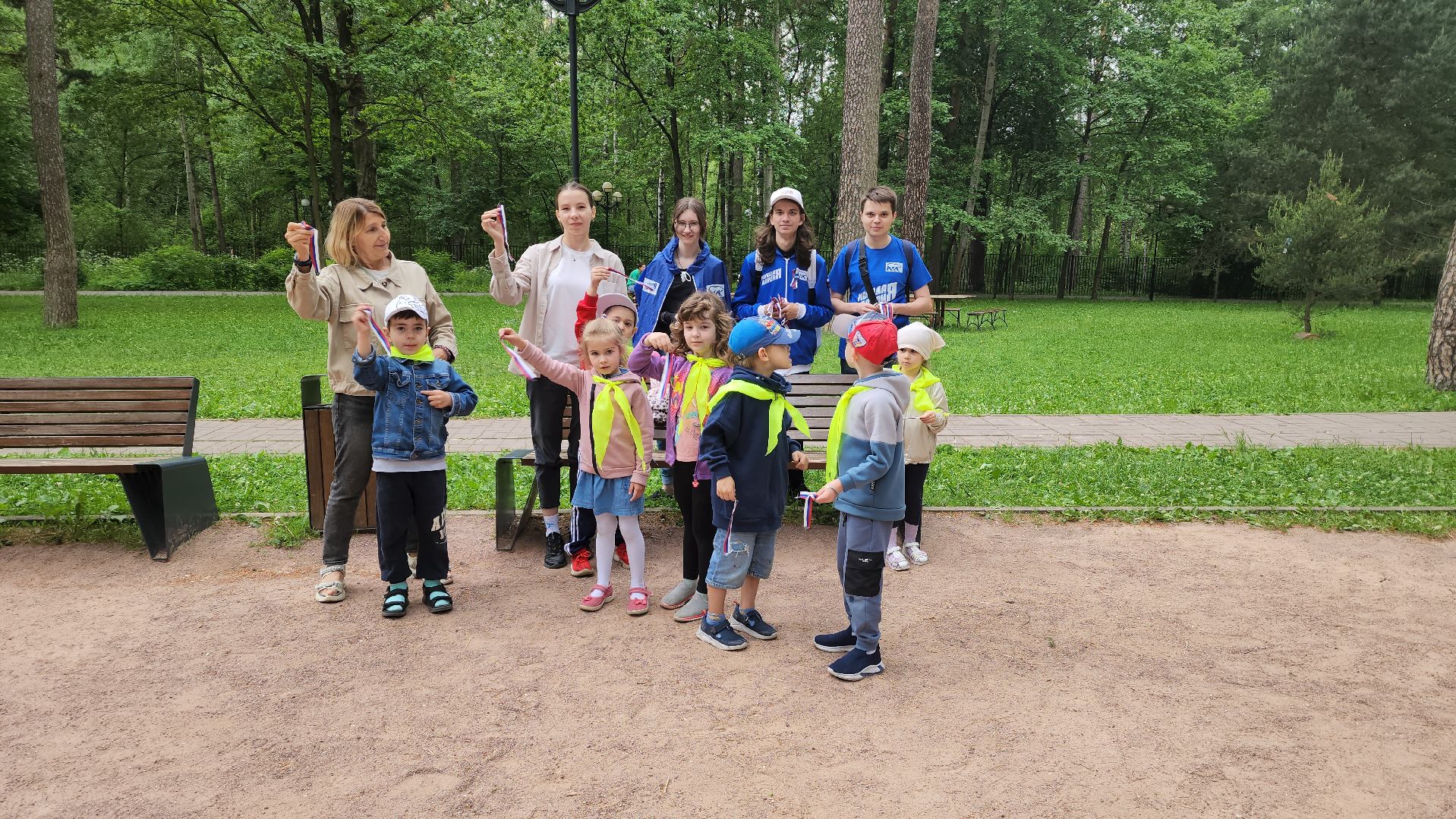 молодая гвардия, день россии, триколор, ленточка,