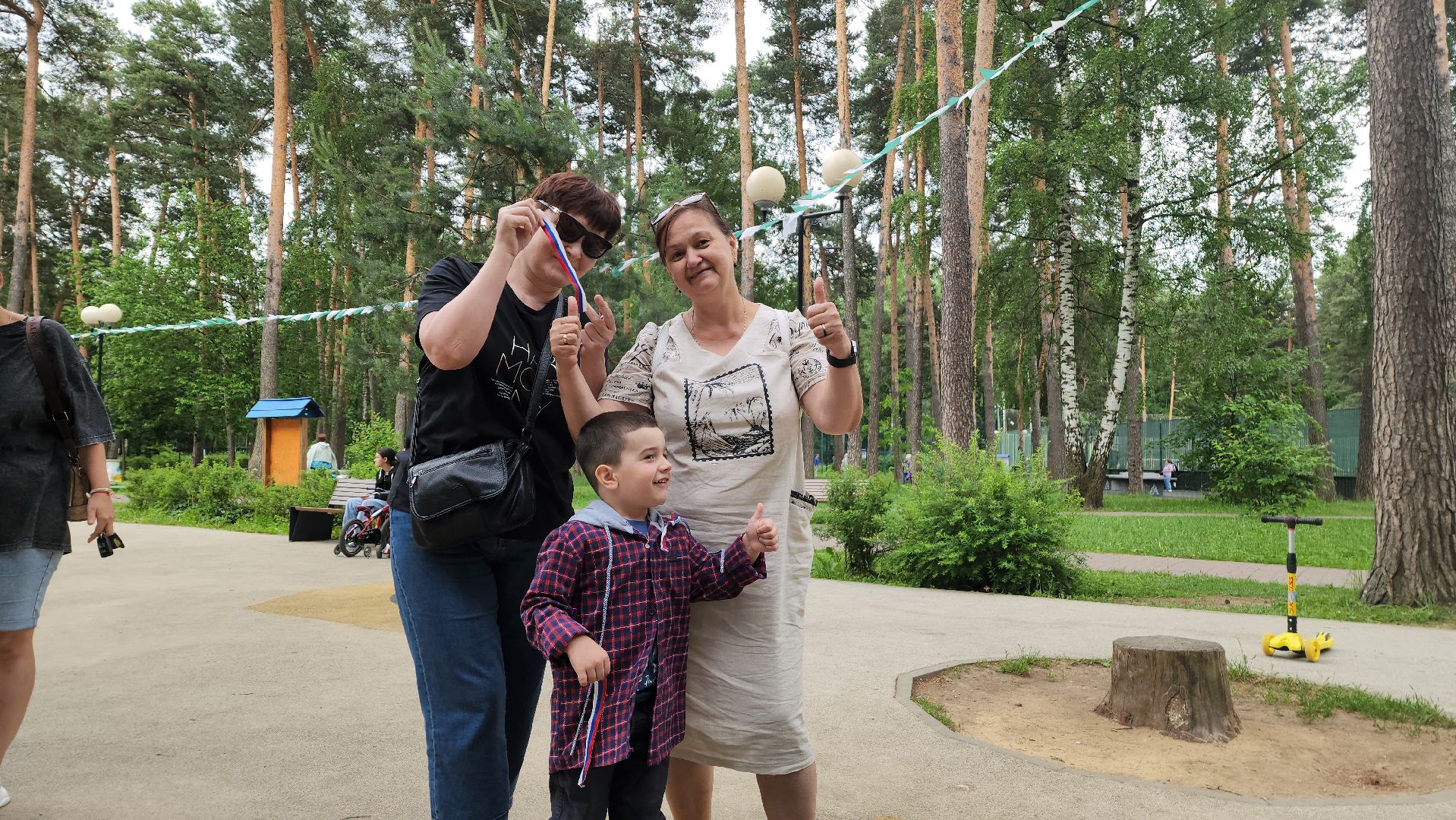 молодая гвардия, день россии, триколор, ленточка,