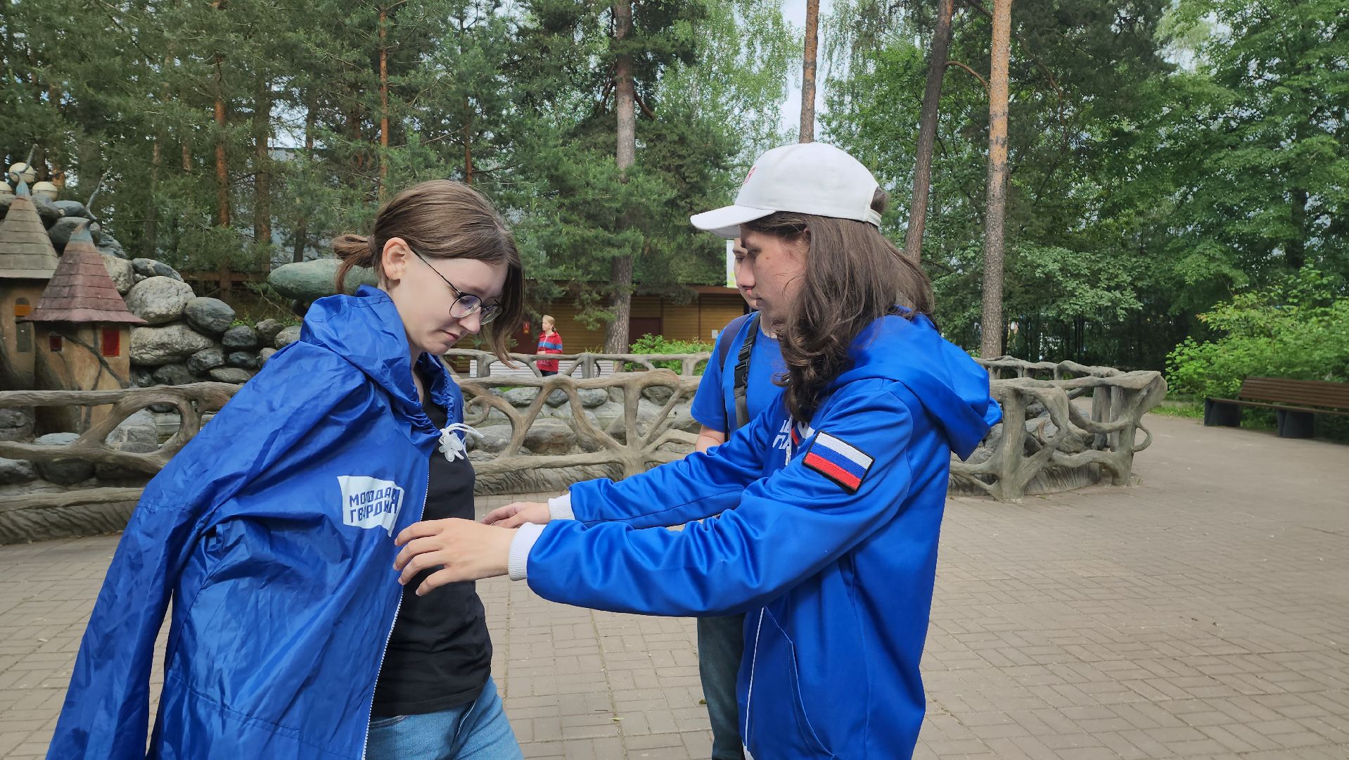 молодая гвардия, день россии, триколор, ленточка,