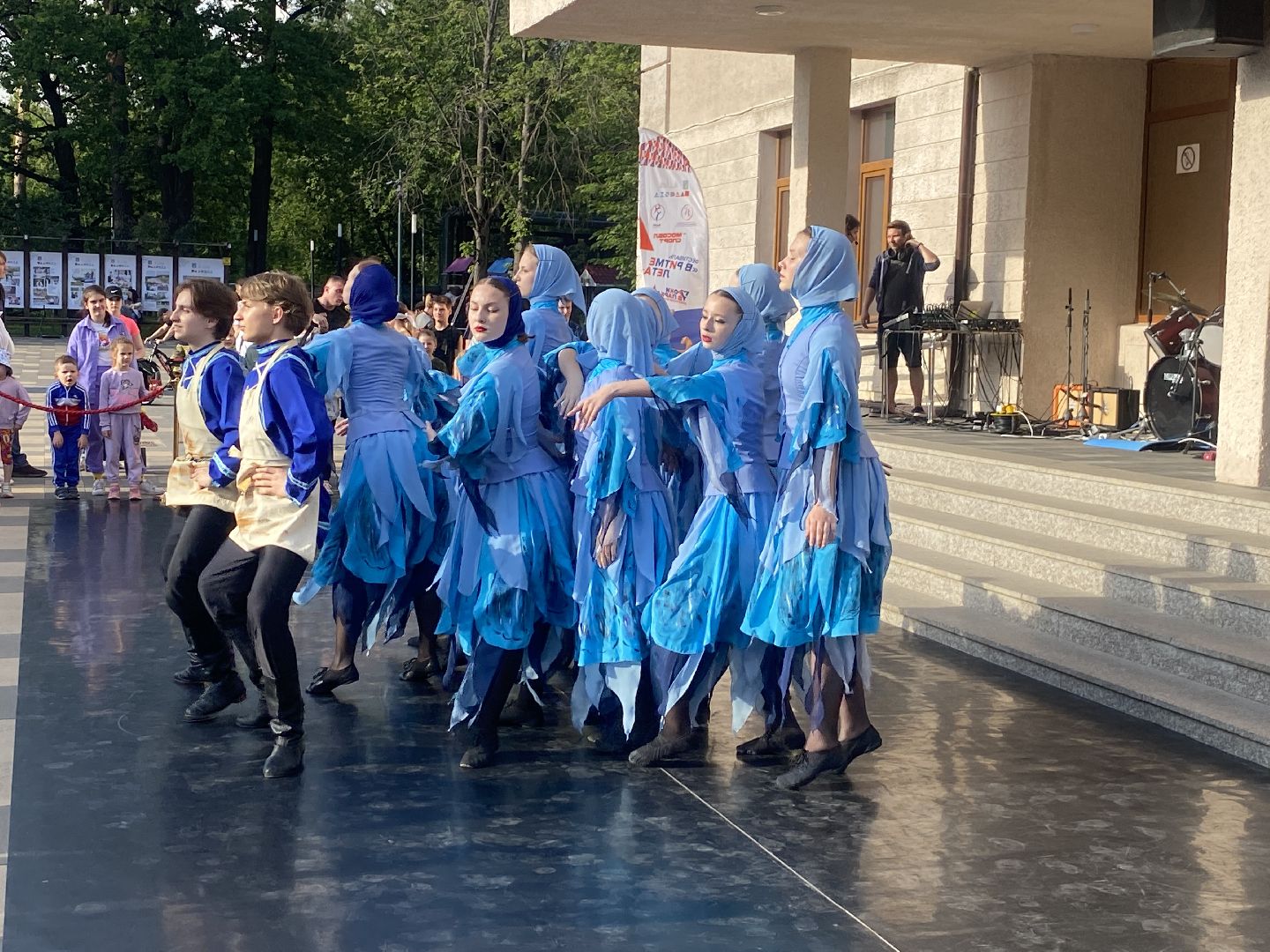 фестиваль в ритме лета, мастер-класс по танцам, каникулы во власихе, танцы для детей, рок-н-ролл мастер-класс,