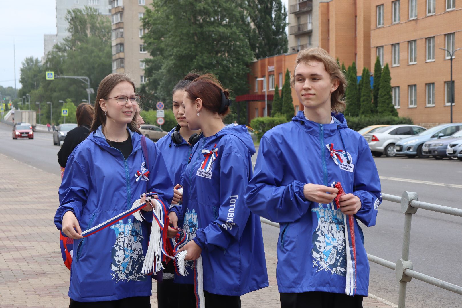 день россии, триколор, волонтеры победы,