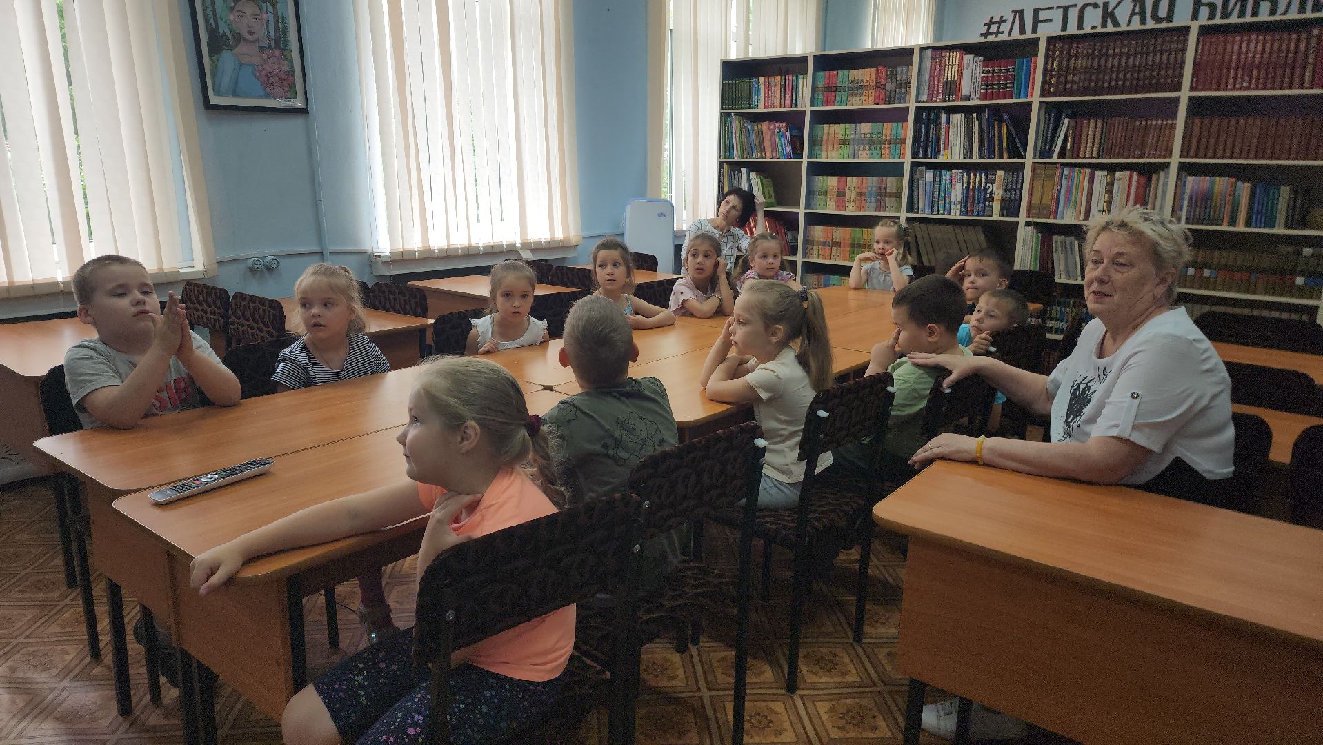 Международный день друзей, шатура, культурная шатура, библиотека, библиотекарь, дети,