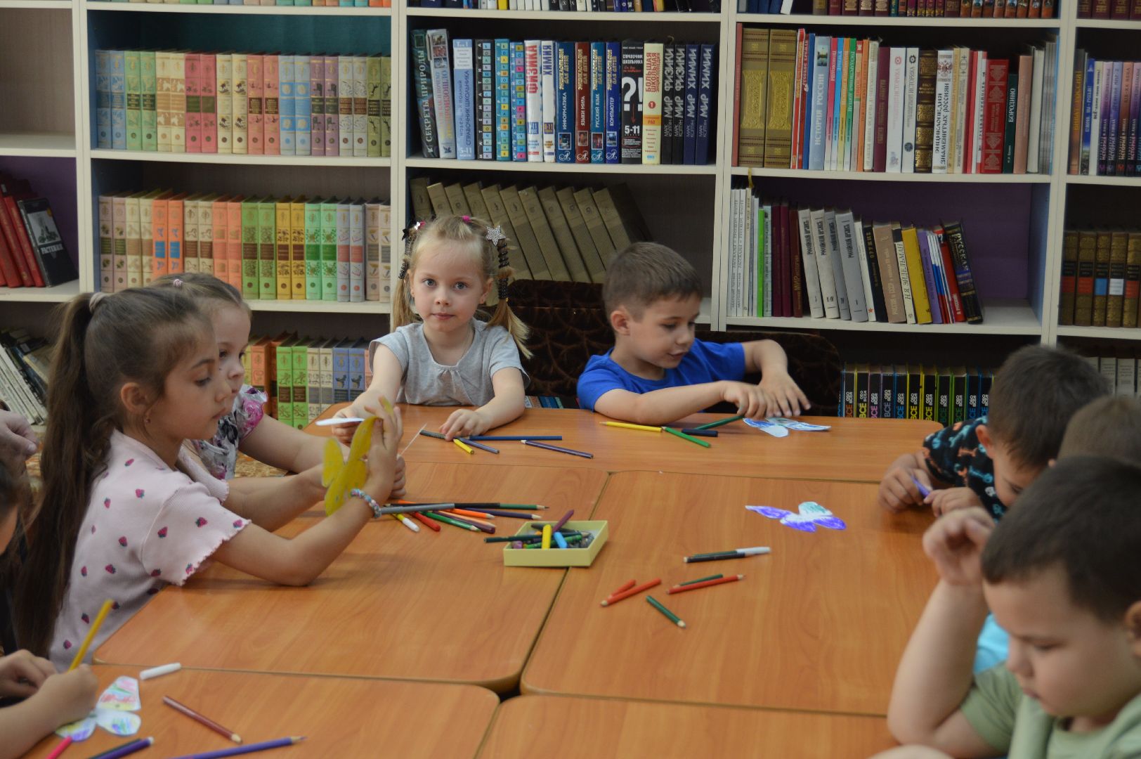 Международный день друзей, шатура, культурная шатура, библиотека, библиотекарь, дети,