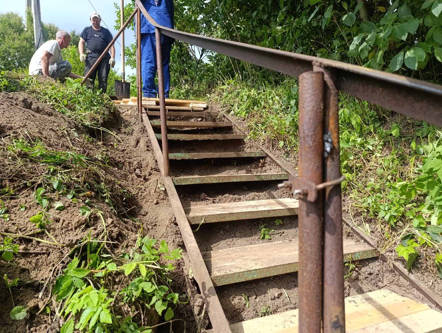 Бронницы, мбу благоустройство, ремонт лестницы, Лестница к колодцу, Выездная администрация,