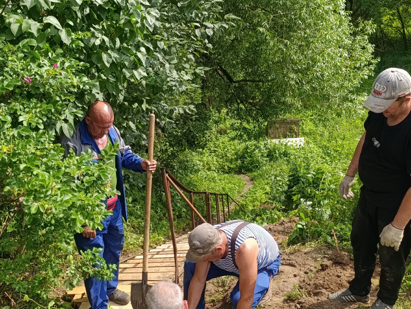 Бронницы, мбу благоустройство, ремонт лестницы, Лестница к колодцу, Выездная администрация,