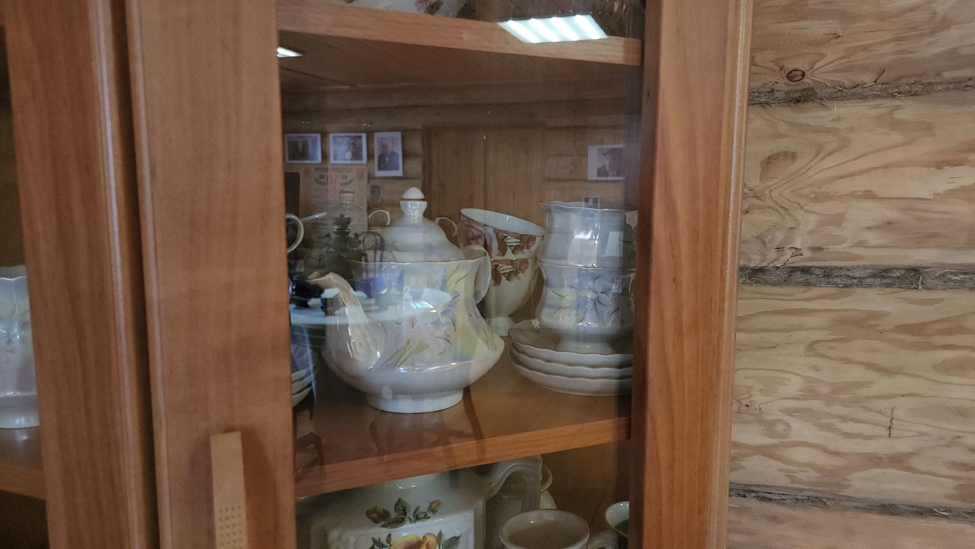 кашира, дом творчества имени бориса щукина, борис щукин, музей, реквизит, экспонаты, чайный сервиз, гармонь, актер, чаепитие,