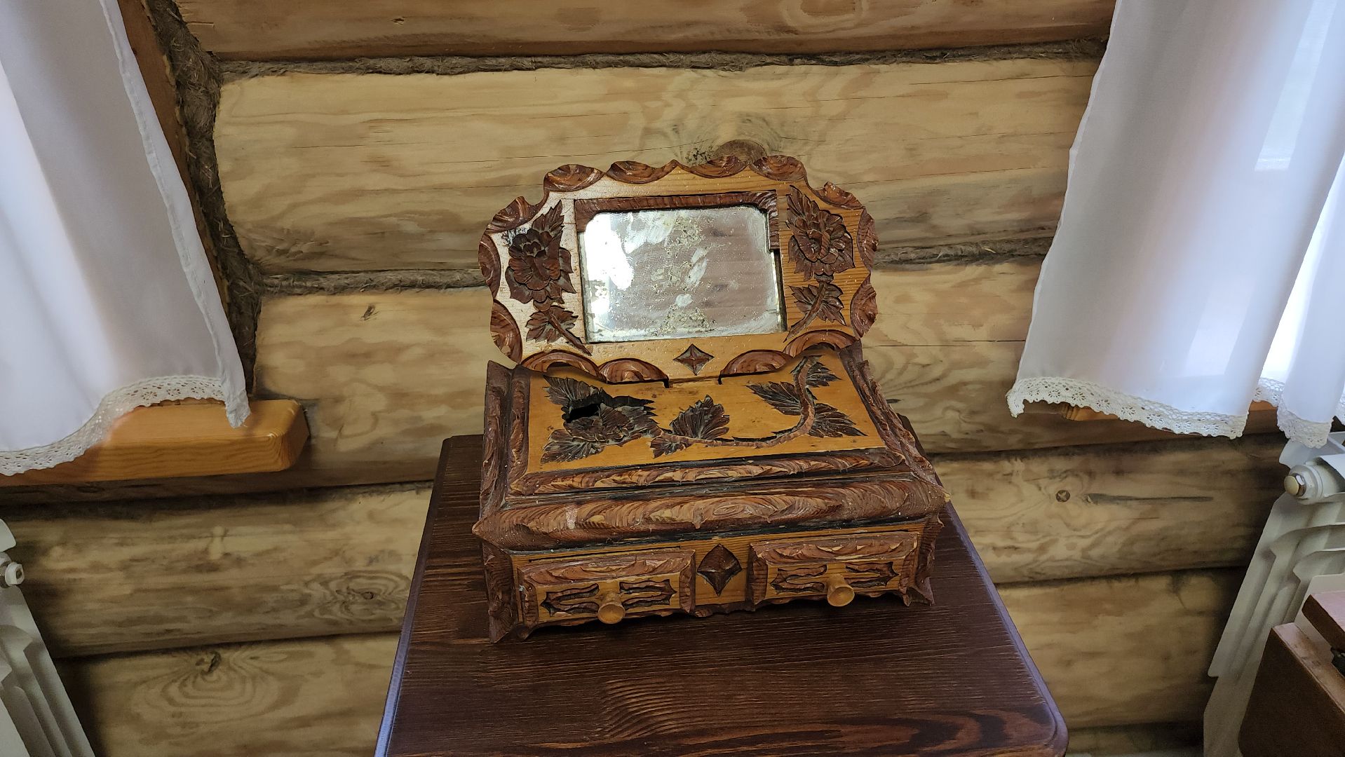 кашира, дом творчества имени бориса щукина, борис щукин, музей, реквизит, экспонаты, чайный сервиз, гармонь, актер, чаепитие,