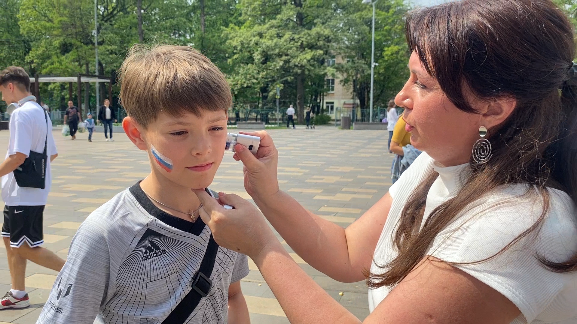 День России, Власиха день России, 12 июня - День России, праздник на площади Власихи, Триколор акция,