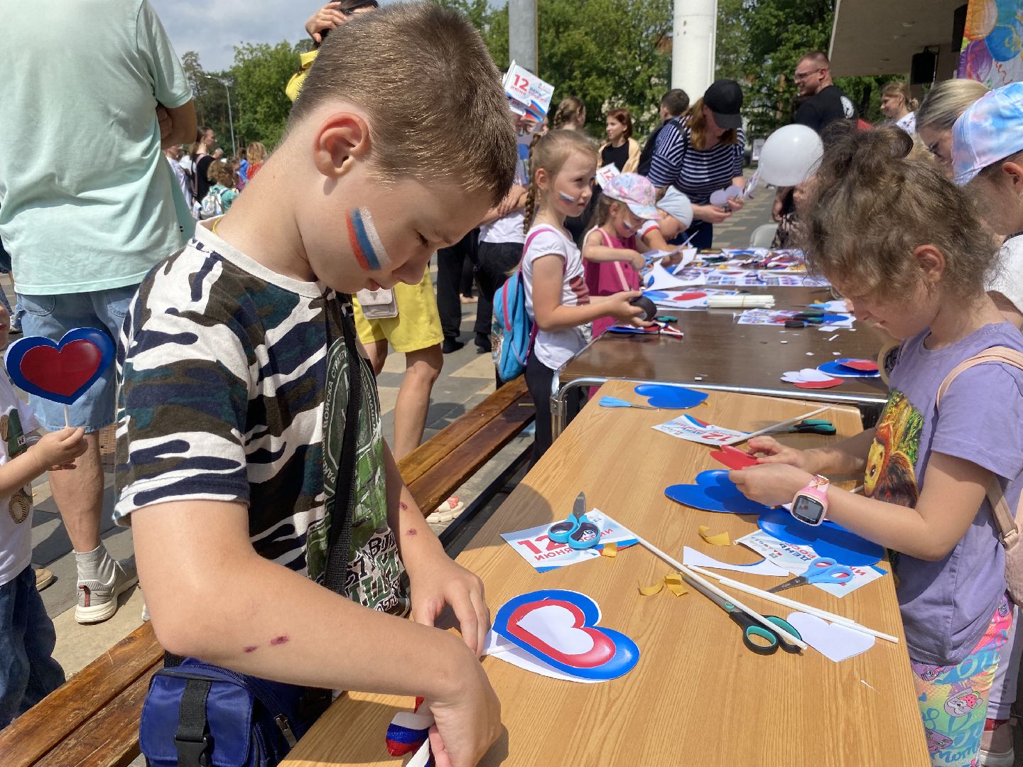 День России, Власиха день России, 12 июня - День России, праздник на площади Власихи, Триколор акция,