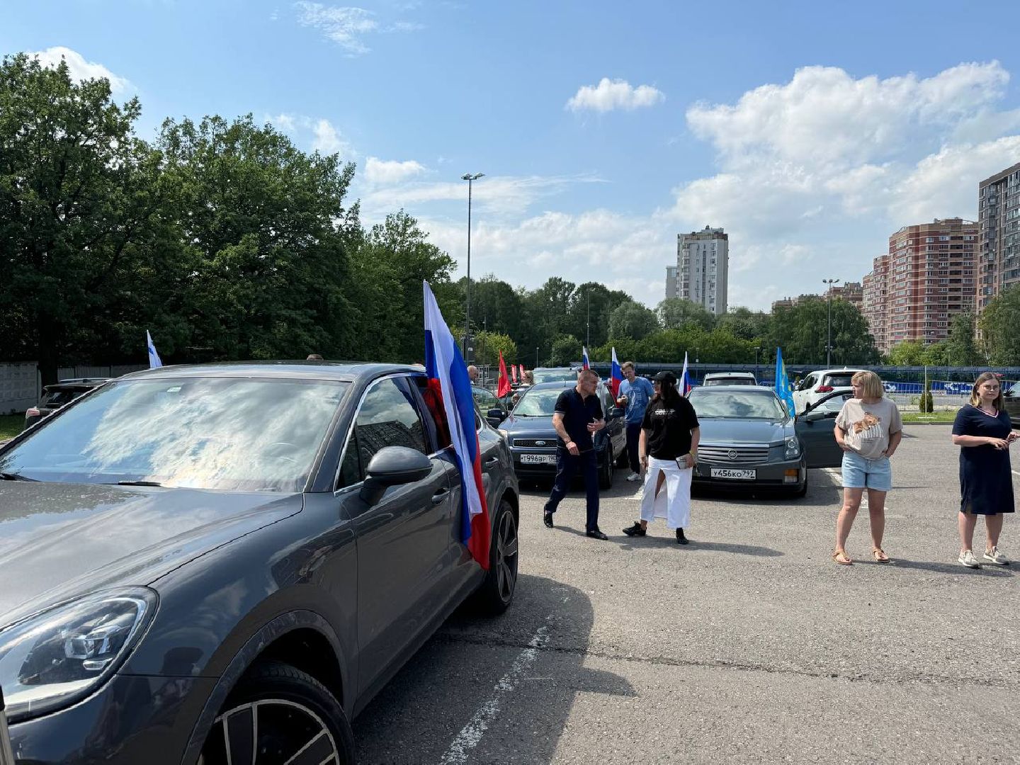 автопробег, День России, Акция, Ленинский городской округ, стадион Металлург,