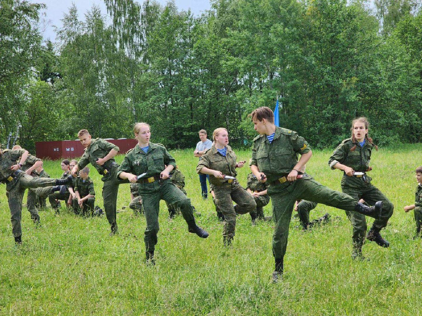 чехов, день россии, праздник, аэродром волосово, десантники,