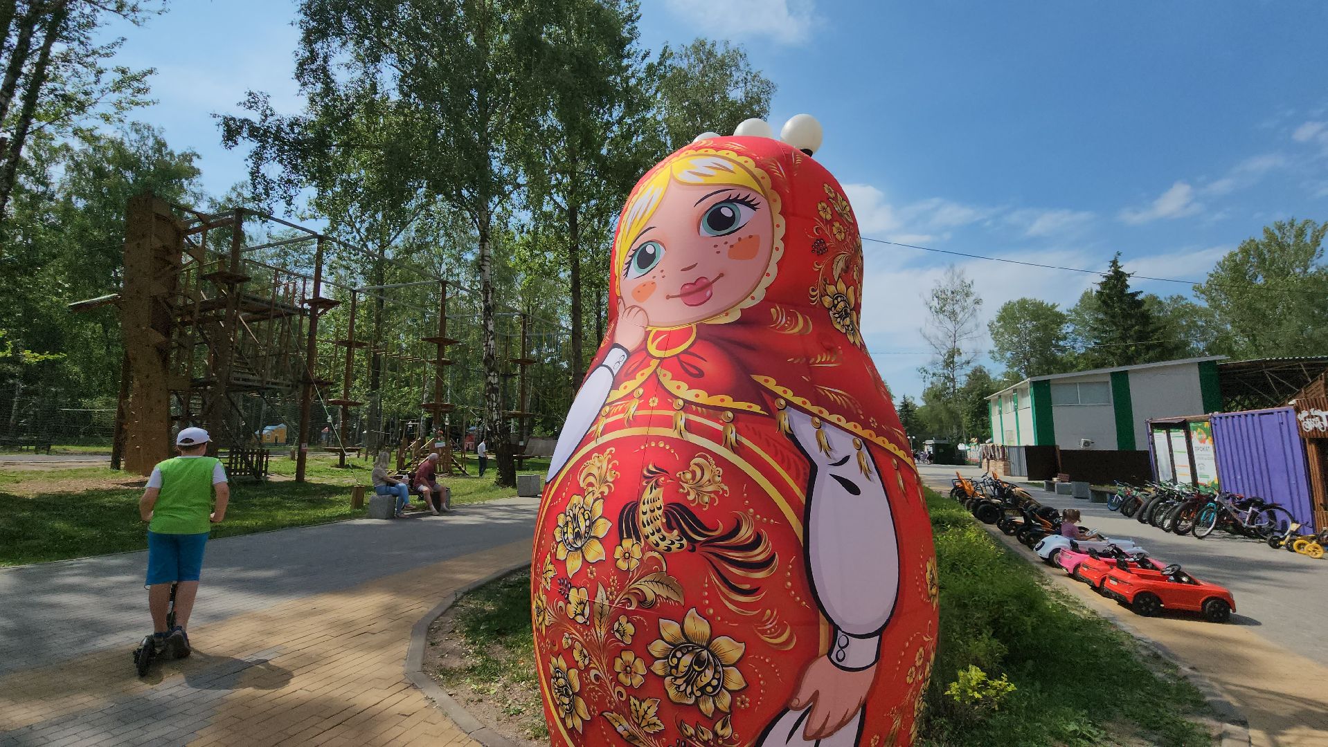 кашира, городской парк, день россии, флаг россии, триколор, фотозона, матрешка, хохлома,