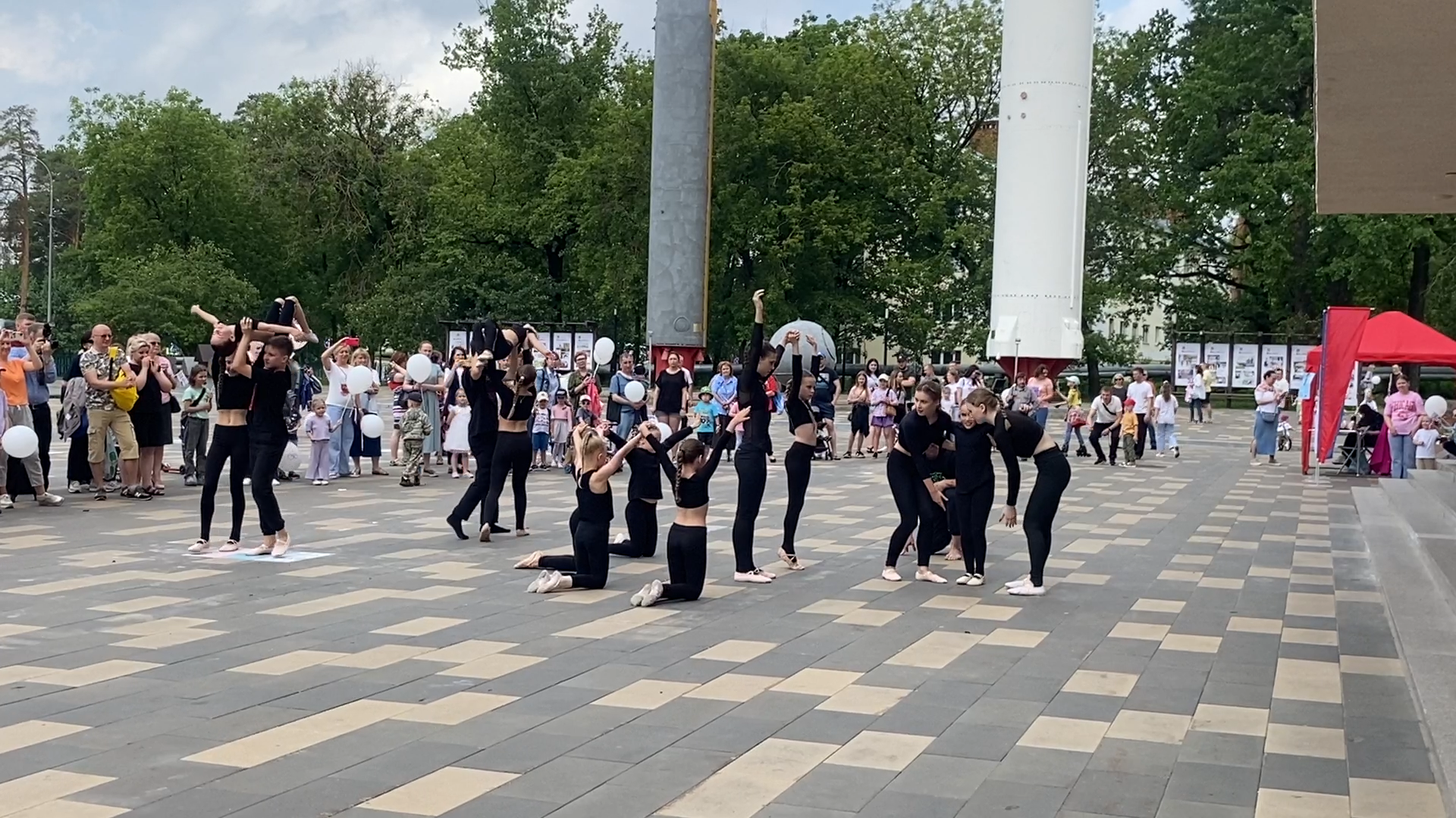 праздник во власихе, 12 июня - день россии, день россии 2024, власиха день россии, концерт на площади ДК Власихи,