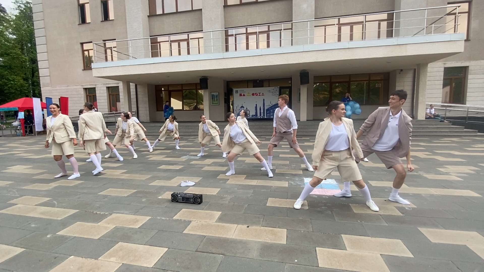 праздник во власихе, 12 июня - день россии, день россии 2024, власиха день россии, концерт на площади ДК Власихи,