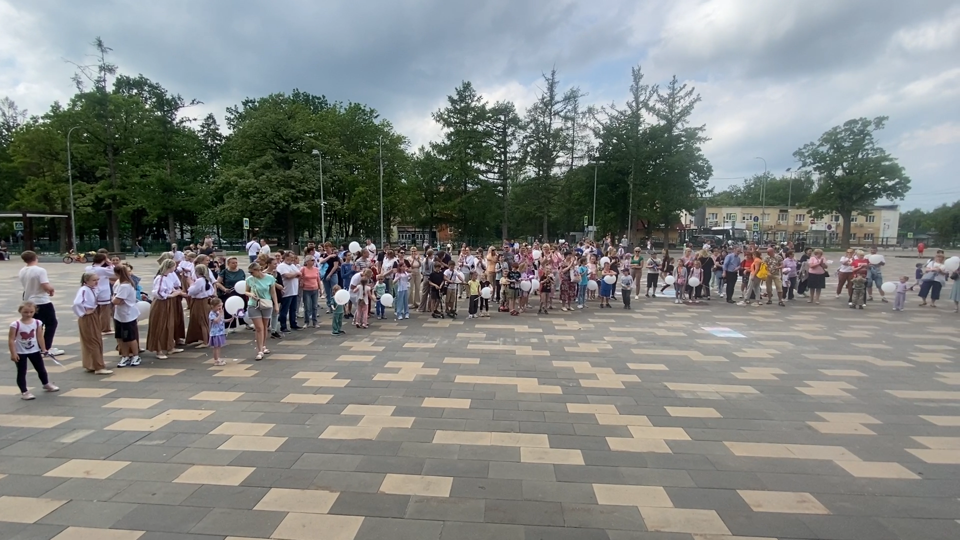 праздник во власихе, 12 июня - день россии, день россии 2024, власиха день россии, концерт на площади ДК Власихи,