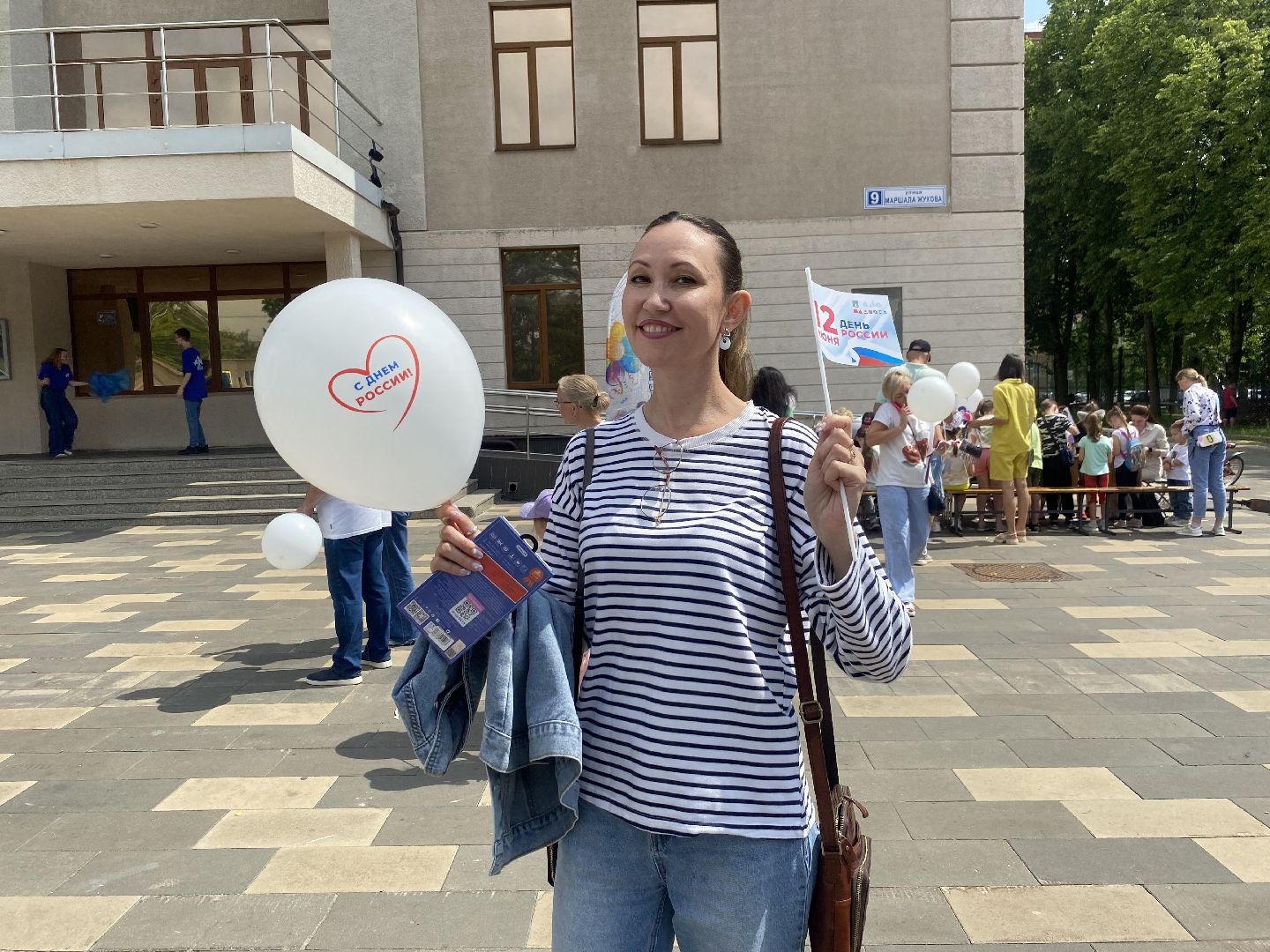 праздник во власихе, 12 июня - день россии, день россии 2024, власиха день россии, концерт на площади ДК Власихи,