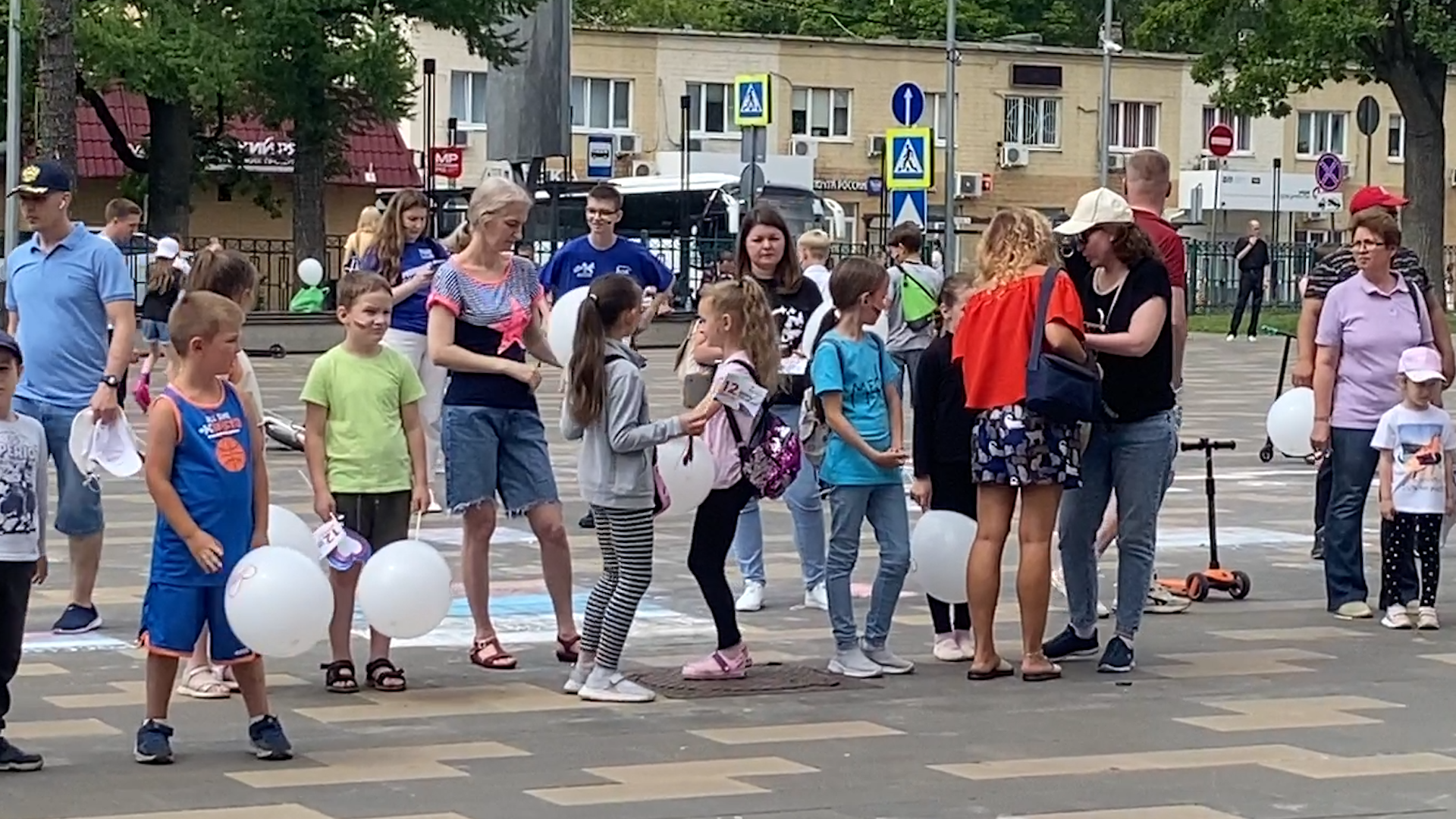 праздник во власихе, 12 июня - день россии, день россии 2024, власиха день россии, концерт на площади ДК Власихи,