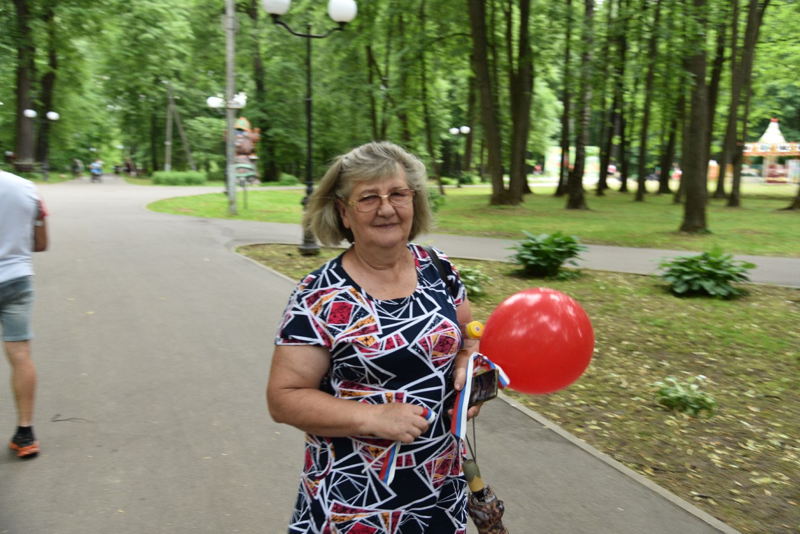 лотошино, лотошинский парк, день россии, день россии 2024, акция, российский флаг, парки подмосковья,