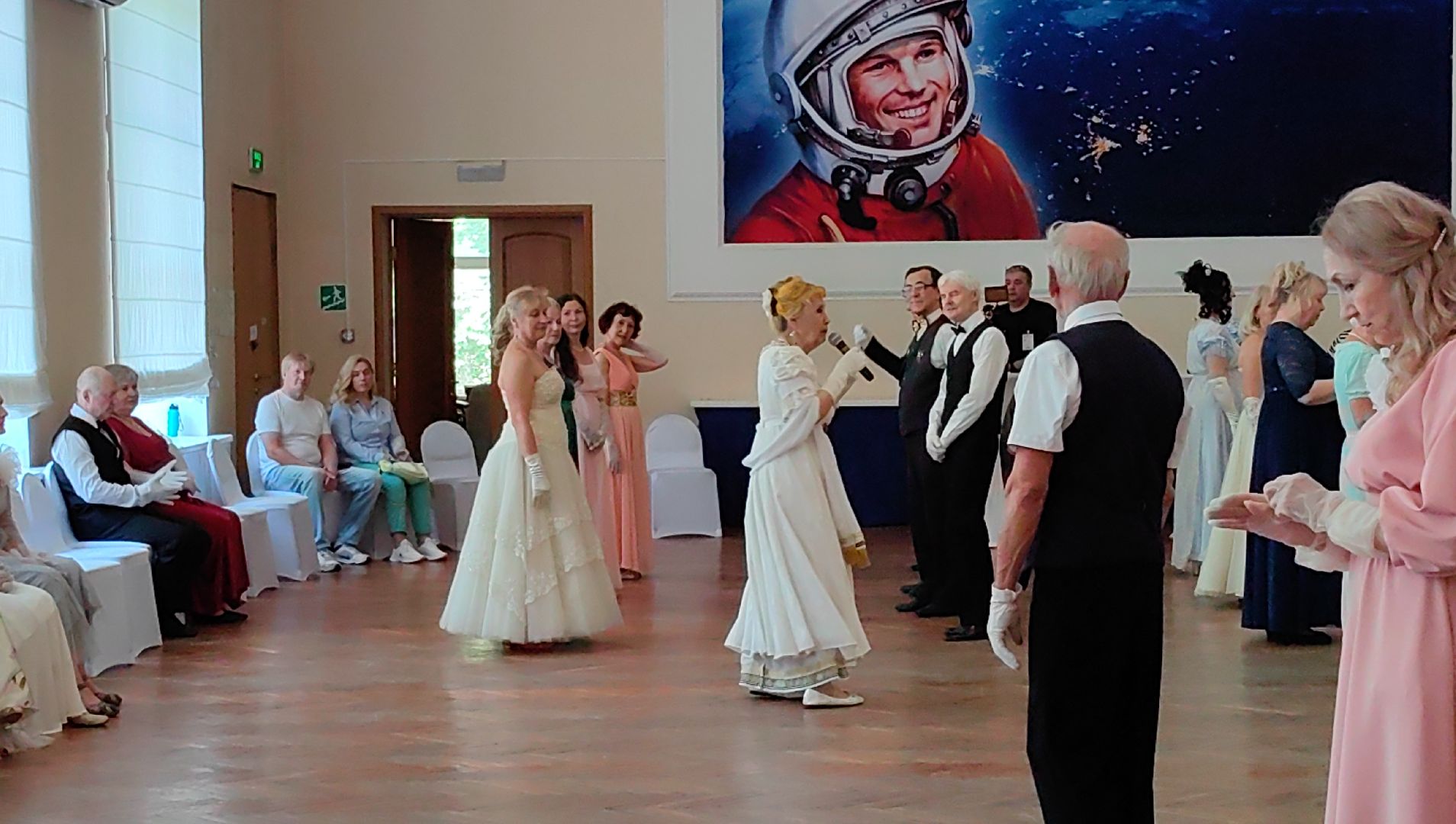 пушкинский бал, вальс, полька, день россии, танцевальный коллектив, звездный городок,