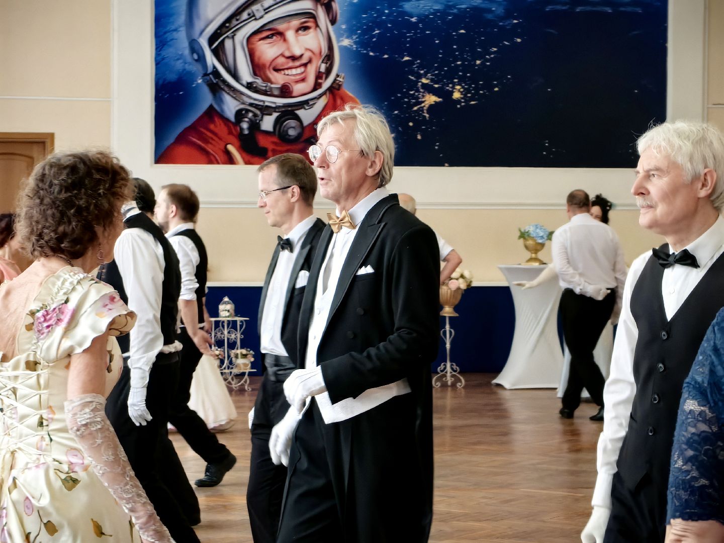 пушкинский бал, вальс, полька, день россии, танцевальный коллектив, звездный городок,