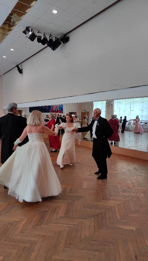 пушкинский бал, вальс, полька, день россии, танцевальный коллектив, звездный городок,