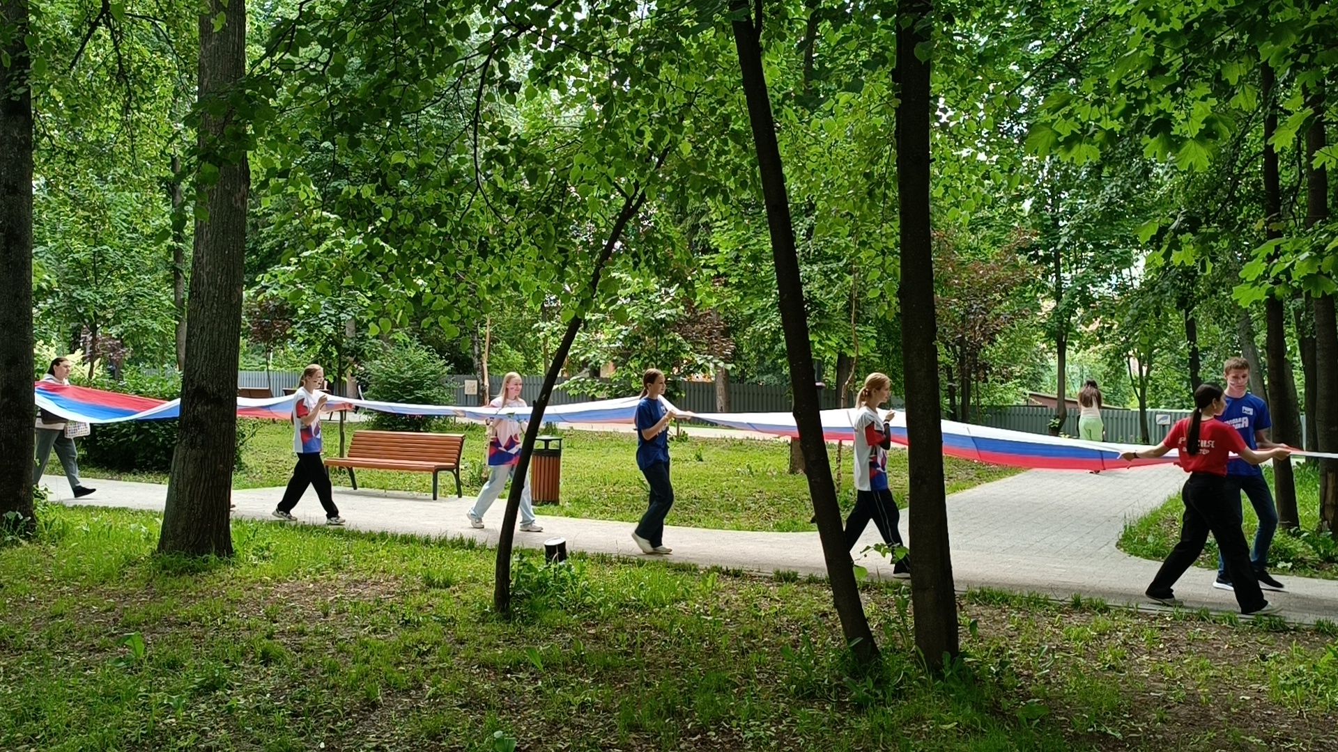 день россии 2024, парк, флешмоб, лобня, патриотизм,