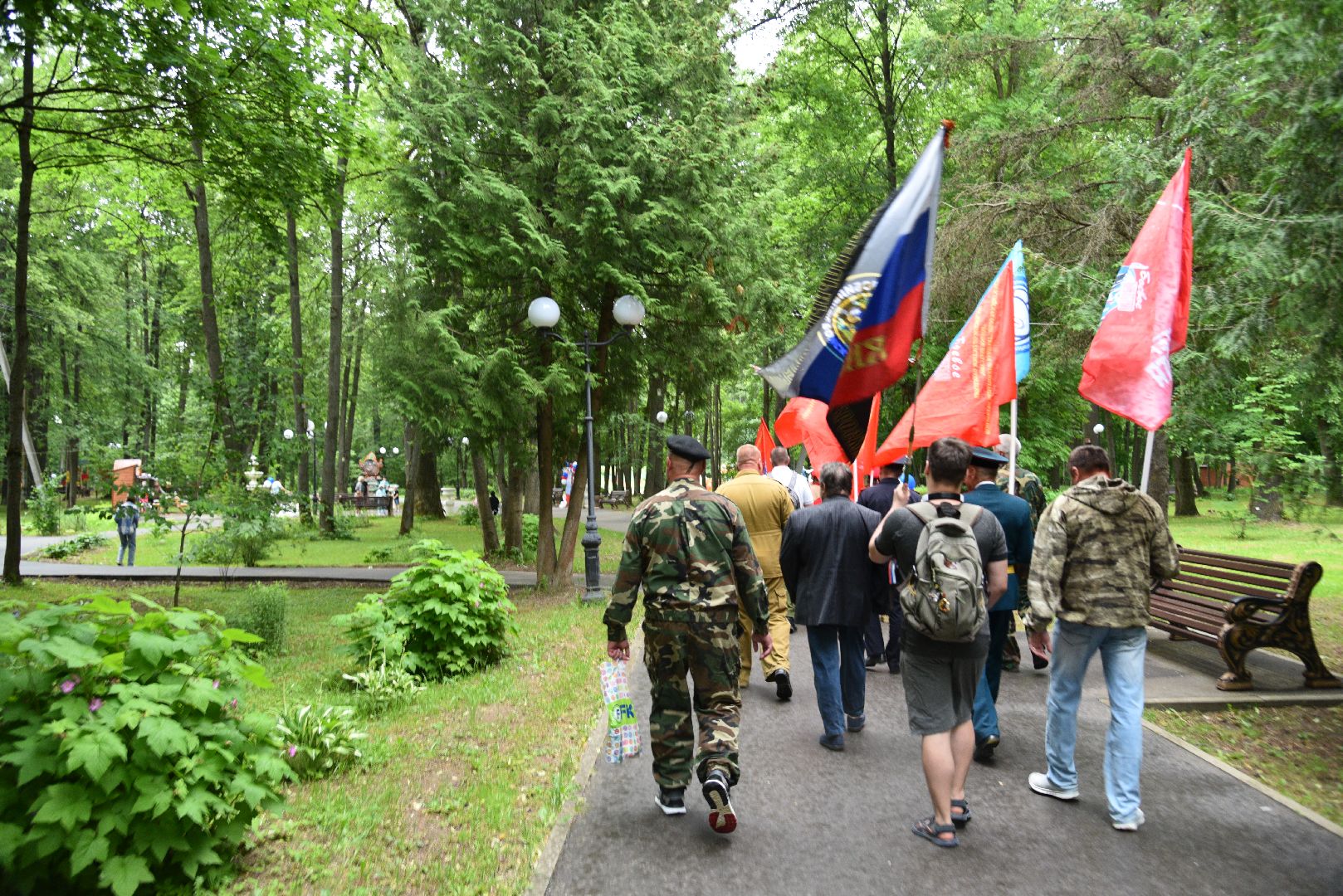 лотошино, лотошинский парк, сво, память о героях спецоперации, парки подмосковья, день россии,
