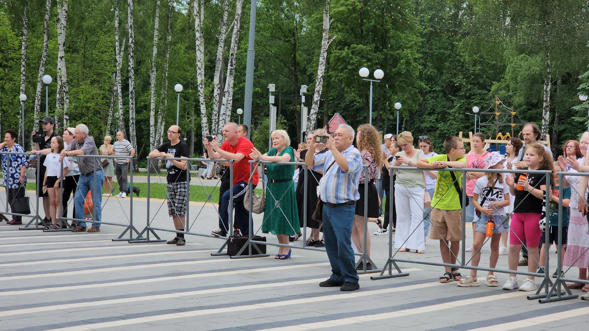 кашира, день россии, концерт, каширская звонница, каданс, трио вокс, танцы, русские народные песни,