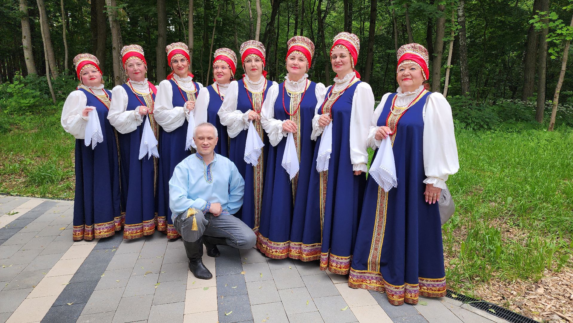 кашира, день россии, концерт, каширская звонница, каданс, трио вокс, танцы, русские народные песни,