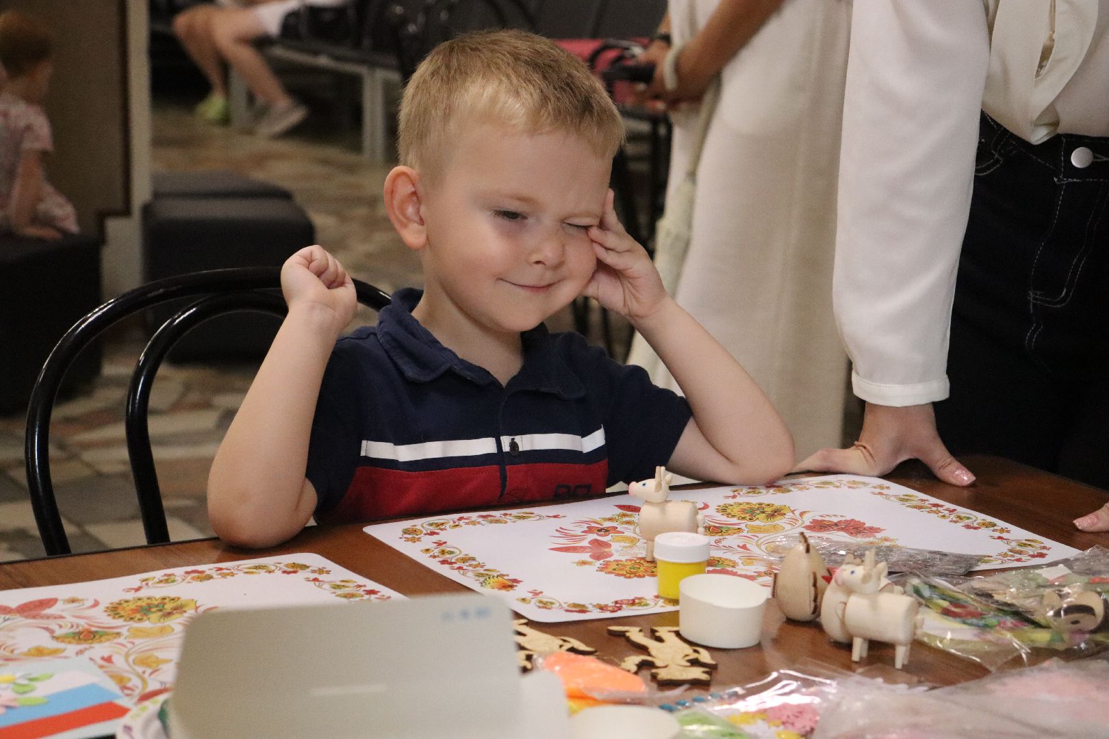 дзержинский, выставка, батик, Шлковый ветер, Лариса Горобец,