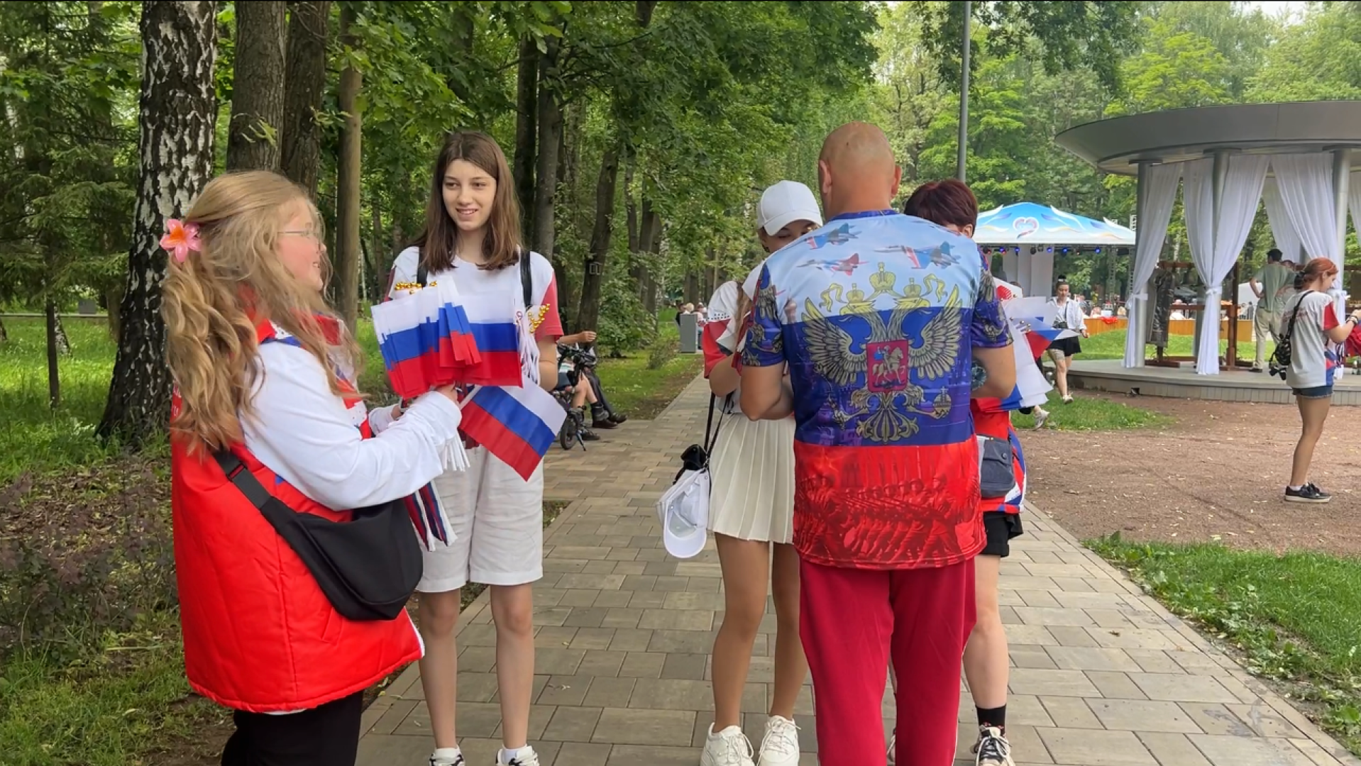 химки, общество, день россии, праздник в парке,