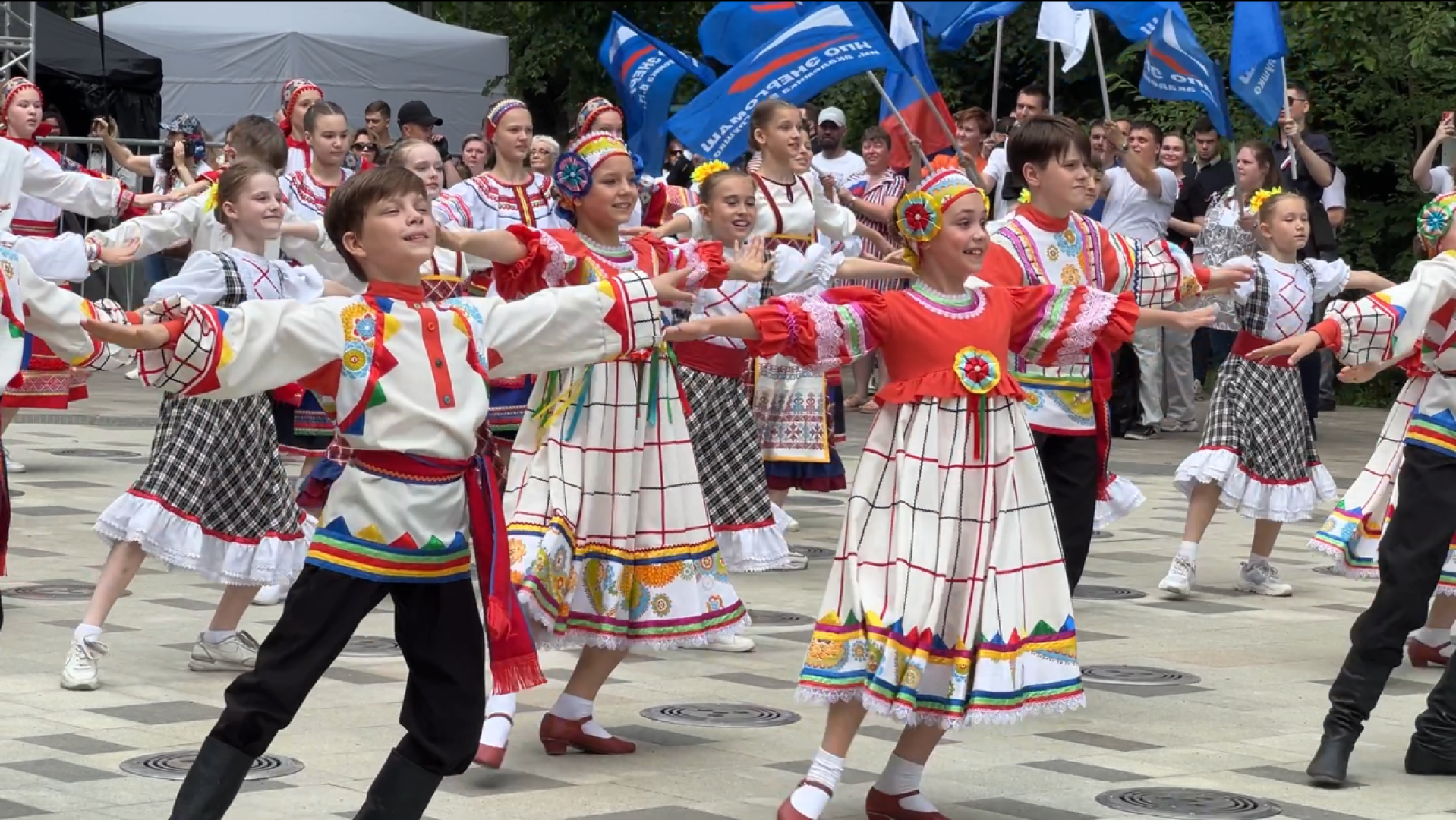 химки, общество, день россии, праздник в парке,