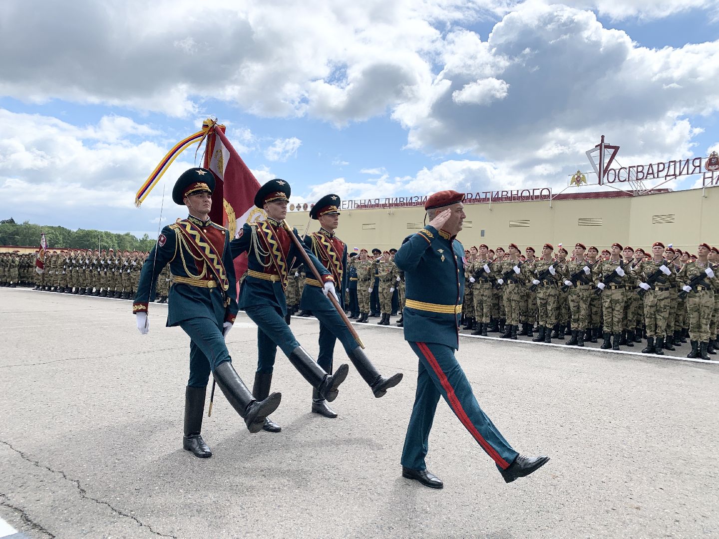 Балашиха, Подмосковье, 100 лет Дивизии имени Ф Э Дзержинского, Росгвардия, Орден Суворова, Выставка современных образцов вооружения и техники и трофеев из зоны СВО,