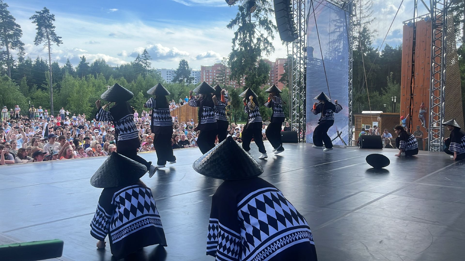 город танцует в парках, балашиха, парки балашихи, пестовский парк,